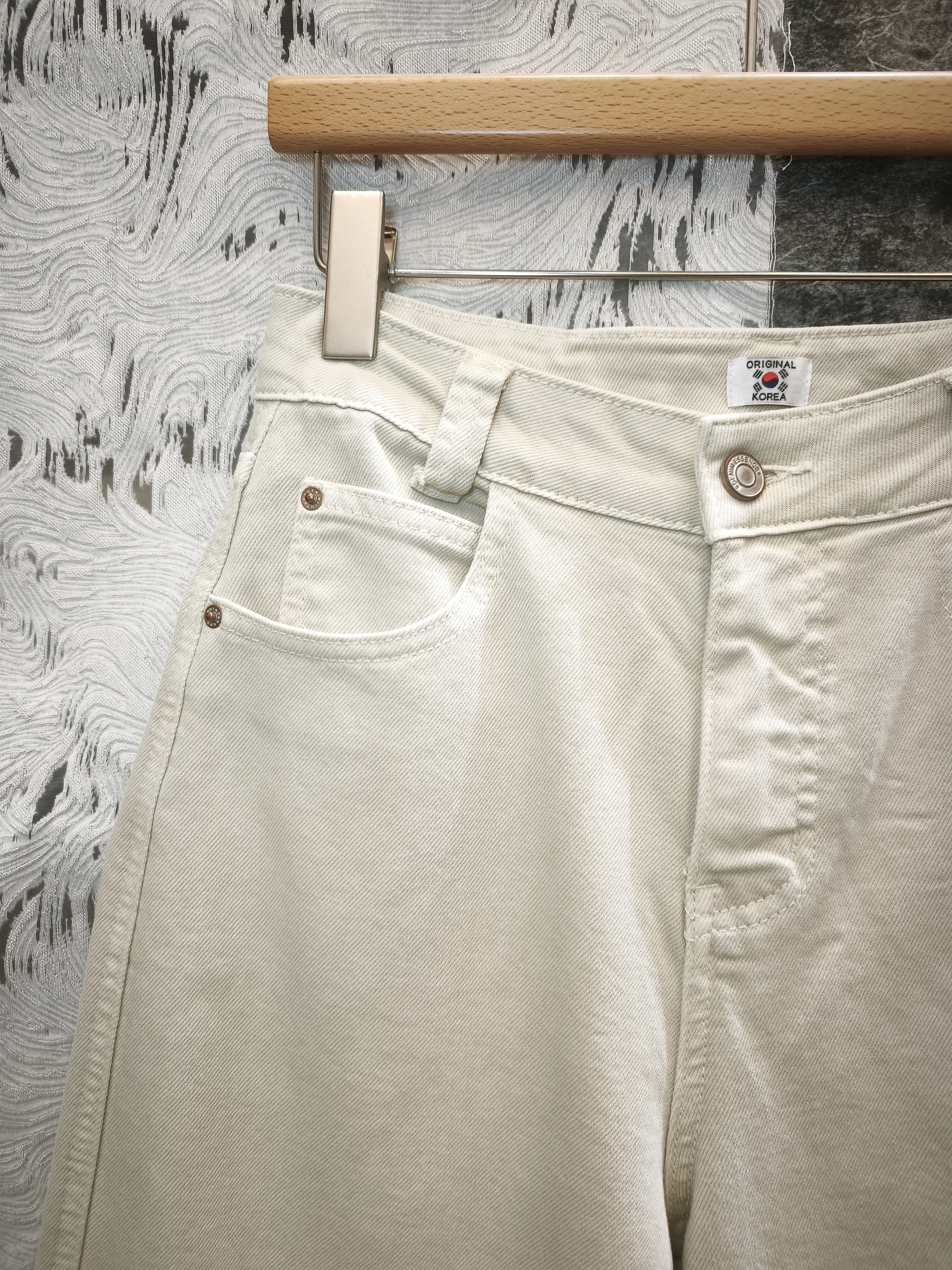 奶油白彈性牛仔褲