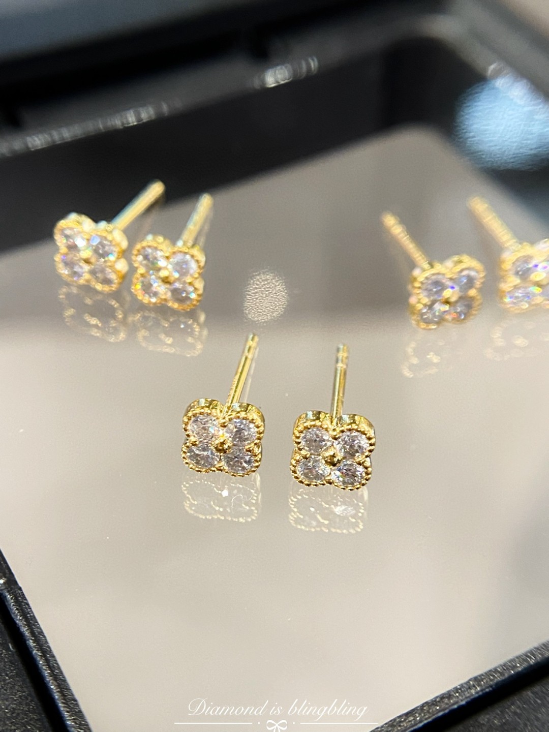 18K Diamond Earrings 