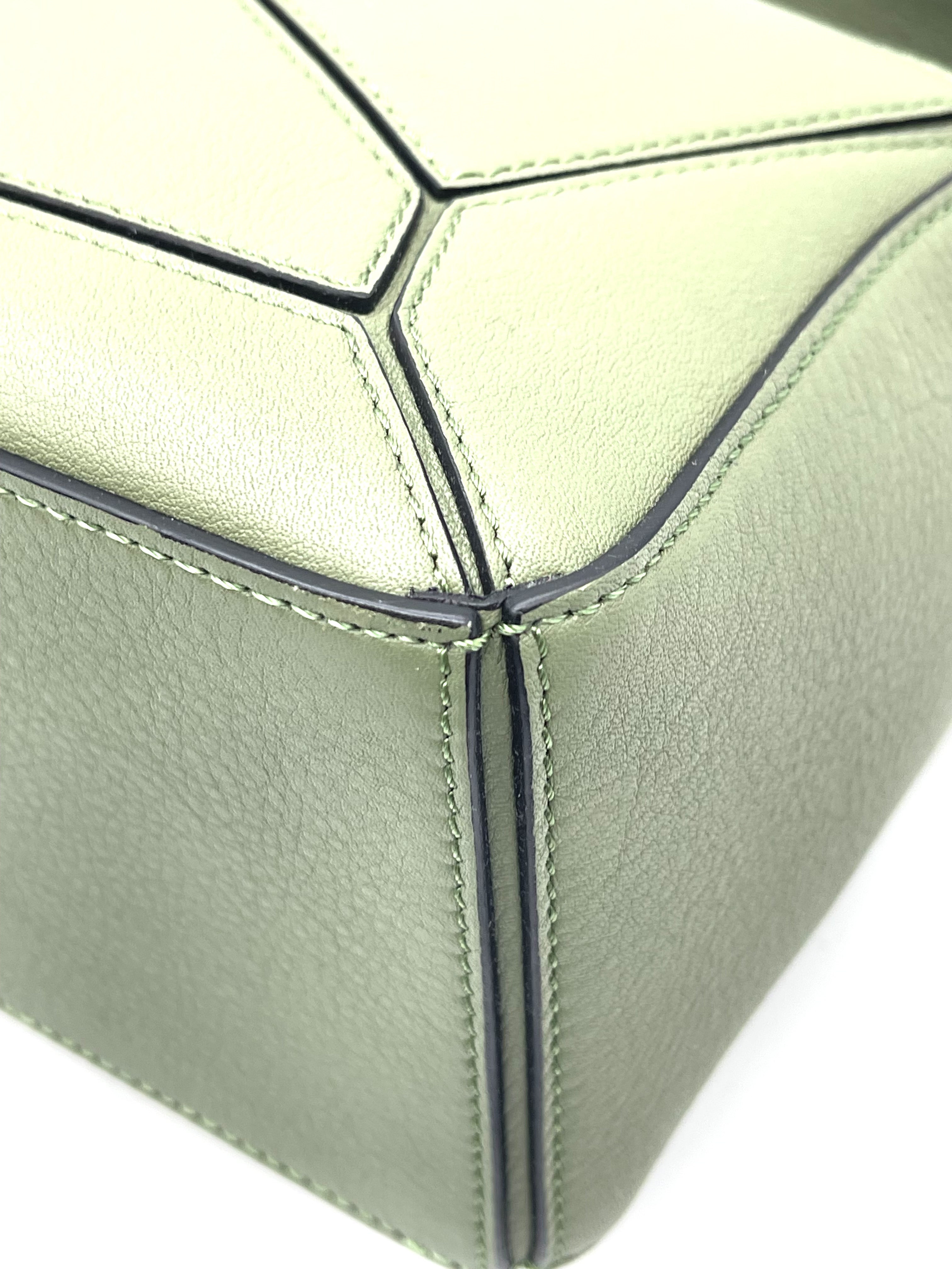 Pre-Owned LOEWE Small Puzzle Green / Product Code: 26050905