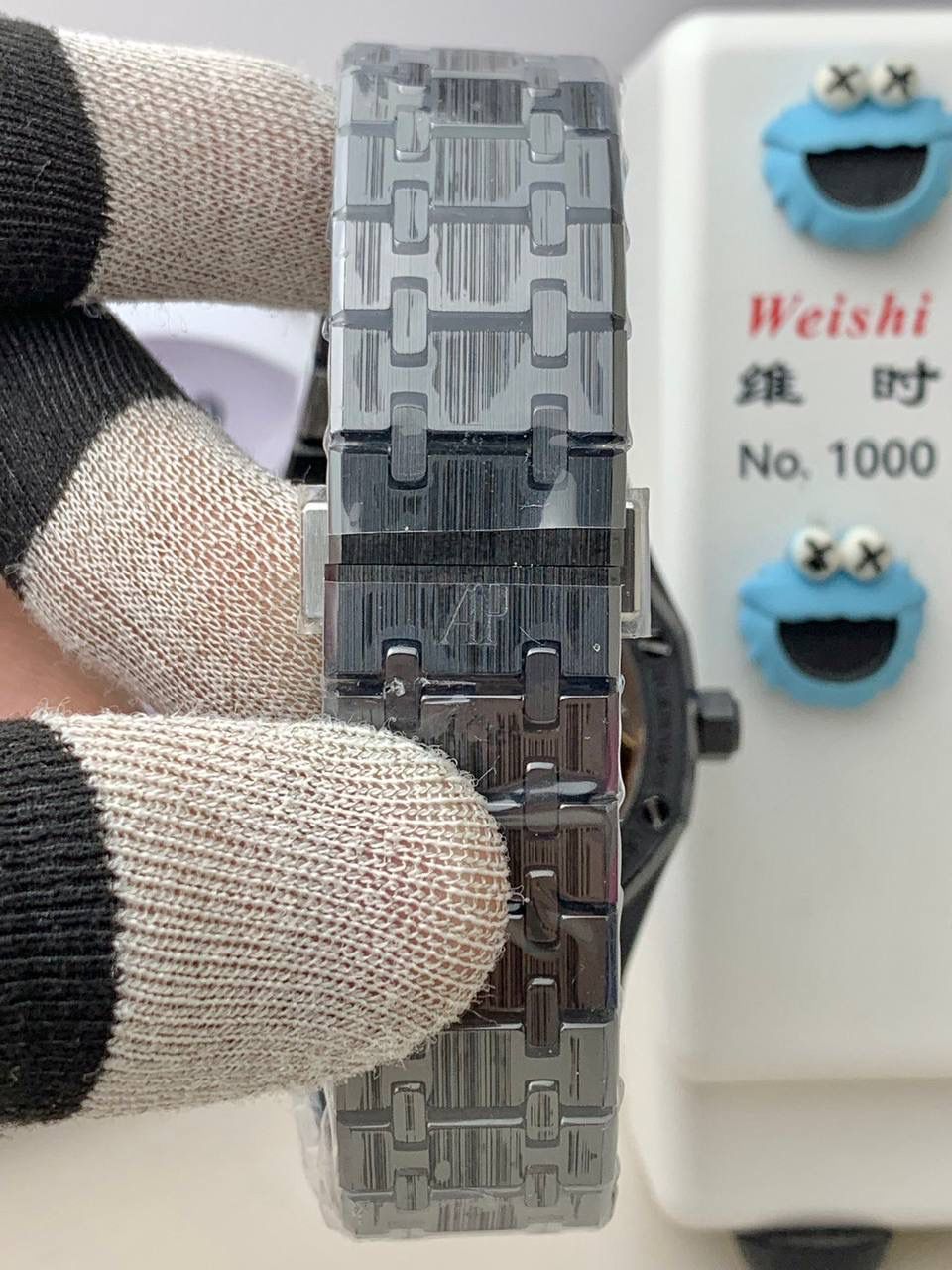 🚀新品爱彼15500全陶瓷款式全新到货，凭借陶瓷材质与cal.4302一体机复杂功能的结合，成为工艺与创新的典范，既延续了皇家橡树的经典美学，又突破传统材质限制，堪称现代高级制表的标杆之作💯