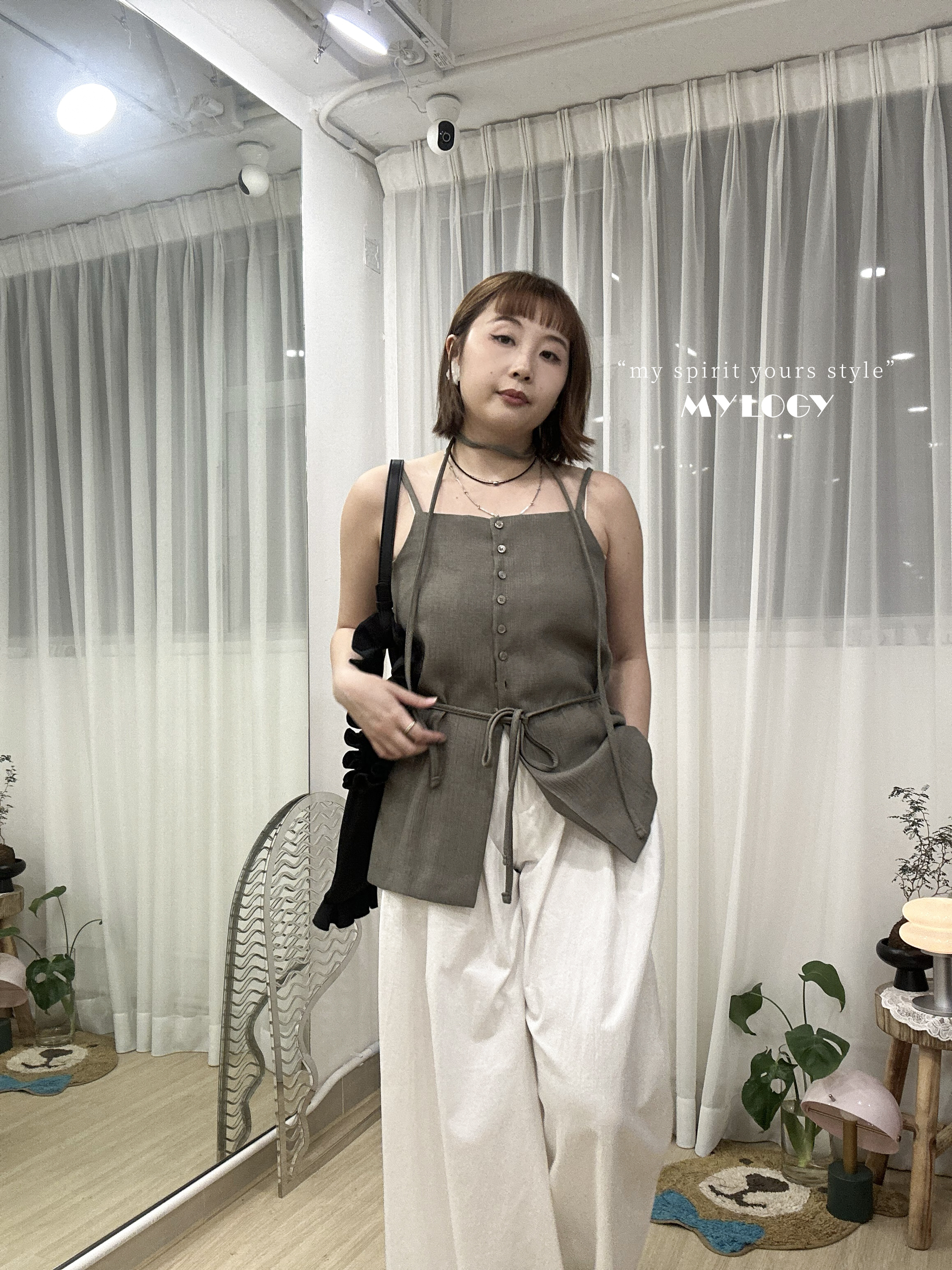 穿上高冷～高級感排扣吊帶馬甲 FT0001 - 卡其 Khaki