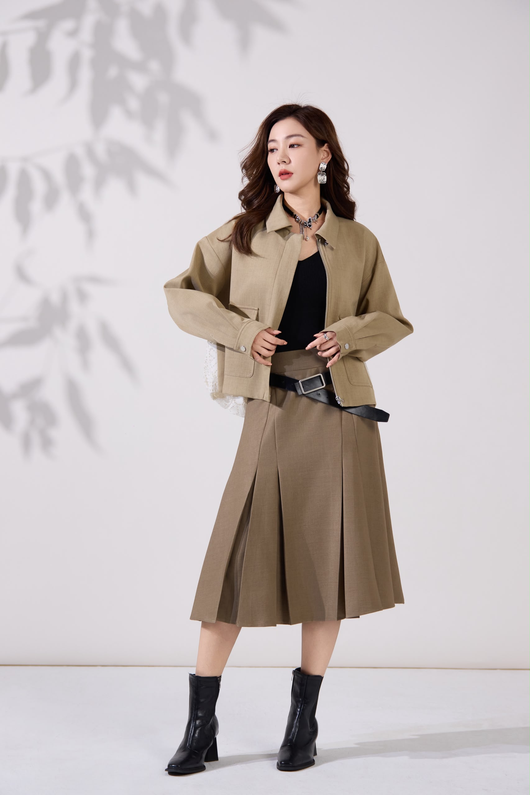 16141351 Harper Utility Cropped Jacket