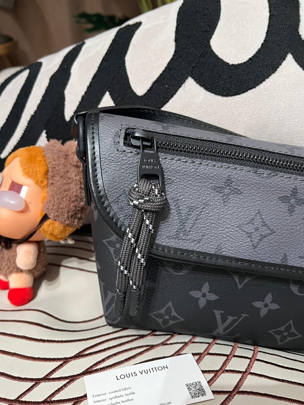 LV Pulse Wearable Wallet M12806 100%Authentic, 98%New ✅收據✅Dust bag