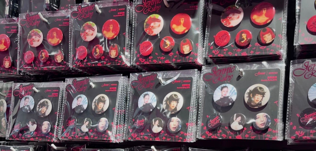現貨 JENNIE RUBY X MINISO 徽章