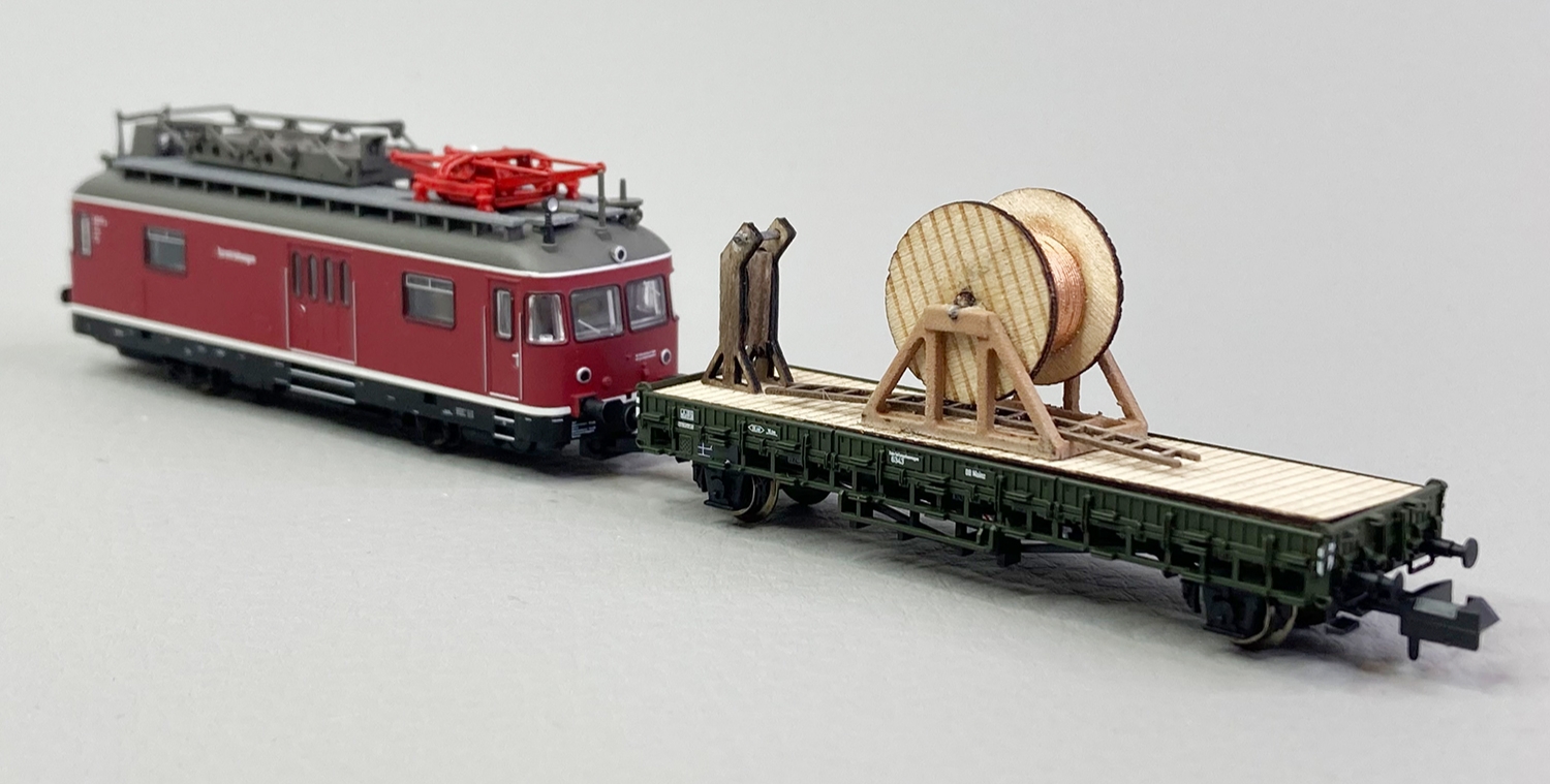 Minitrix Powered Catenary Maintenance Rail Car with a Catenary Construction Car DCC Sound
