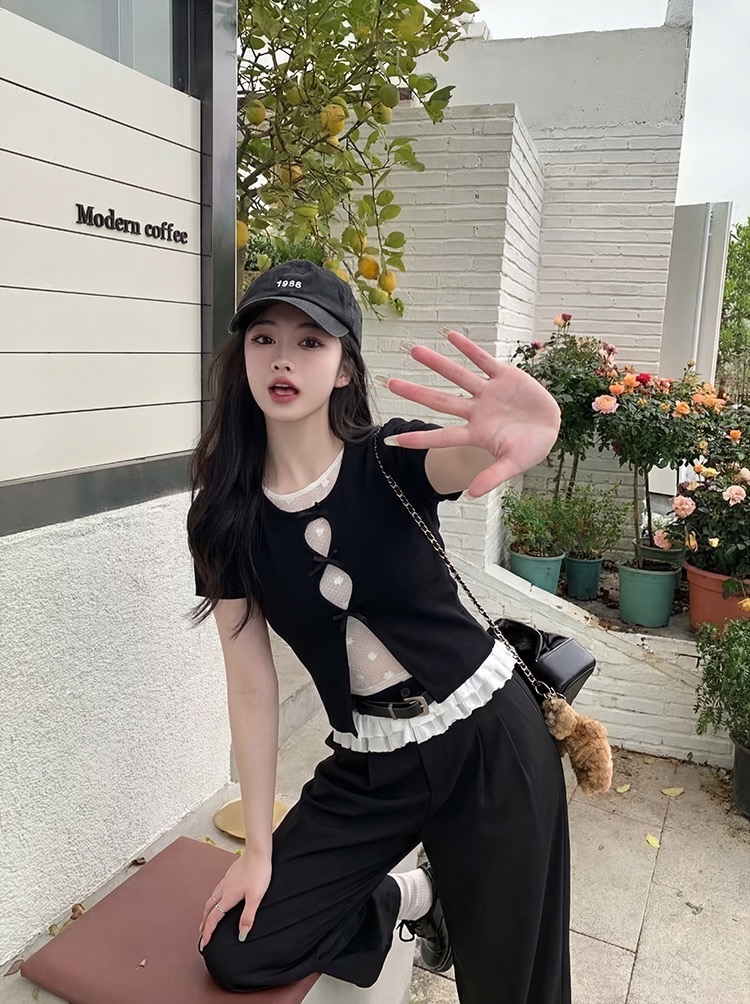 B457(3567) 韩系气质假两件拼接里碎花蕾丝下摆百褶边黑上衣