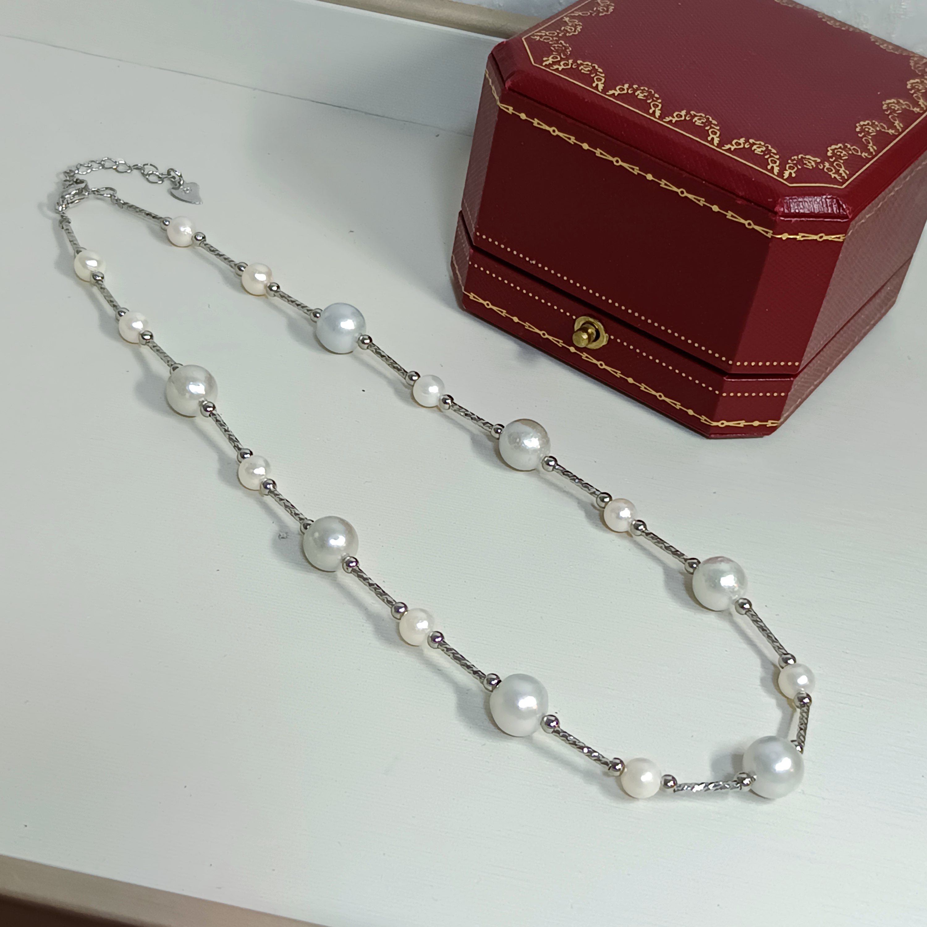 正圓強光日本akoya 海水珍珠+銀灰色真多麻海水珍珠滿天星款注白金鎖骨鍊