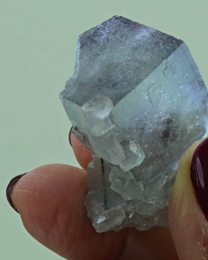 Enhydro cubic fluorite with moving bubble - FL229