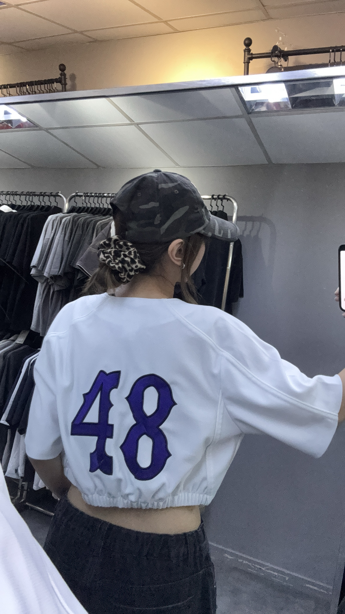 Remake Baseball Crop Top -白底紫刺繡