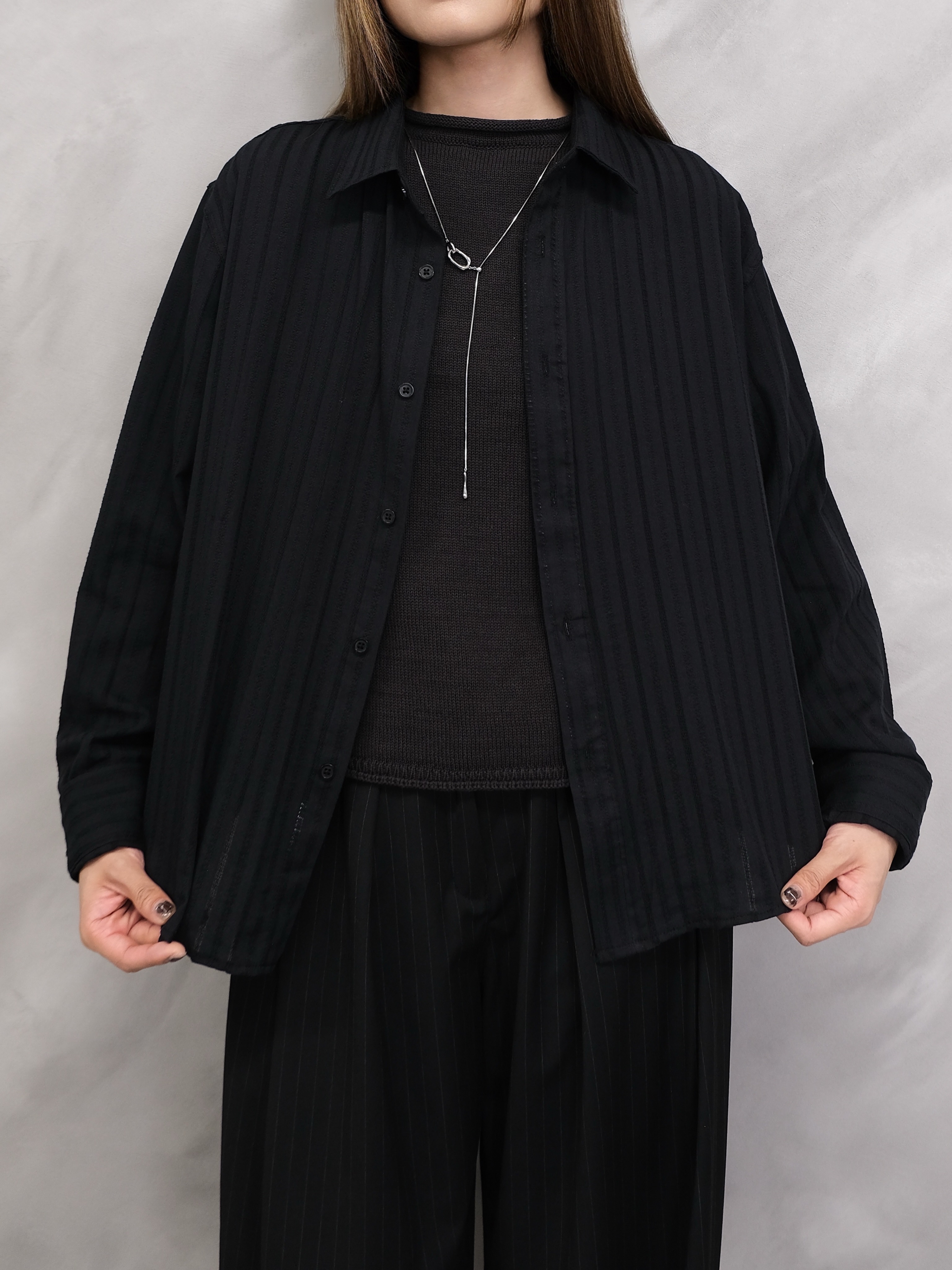 (Unisex)Embossed Stripe Boxy Shirt #sh19