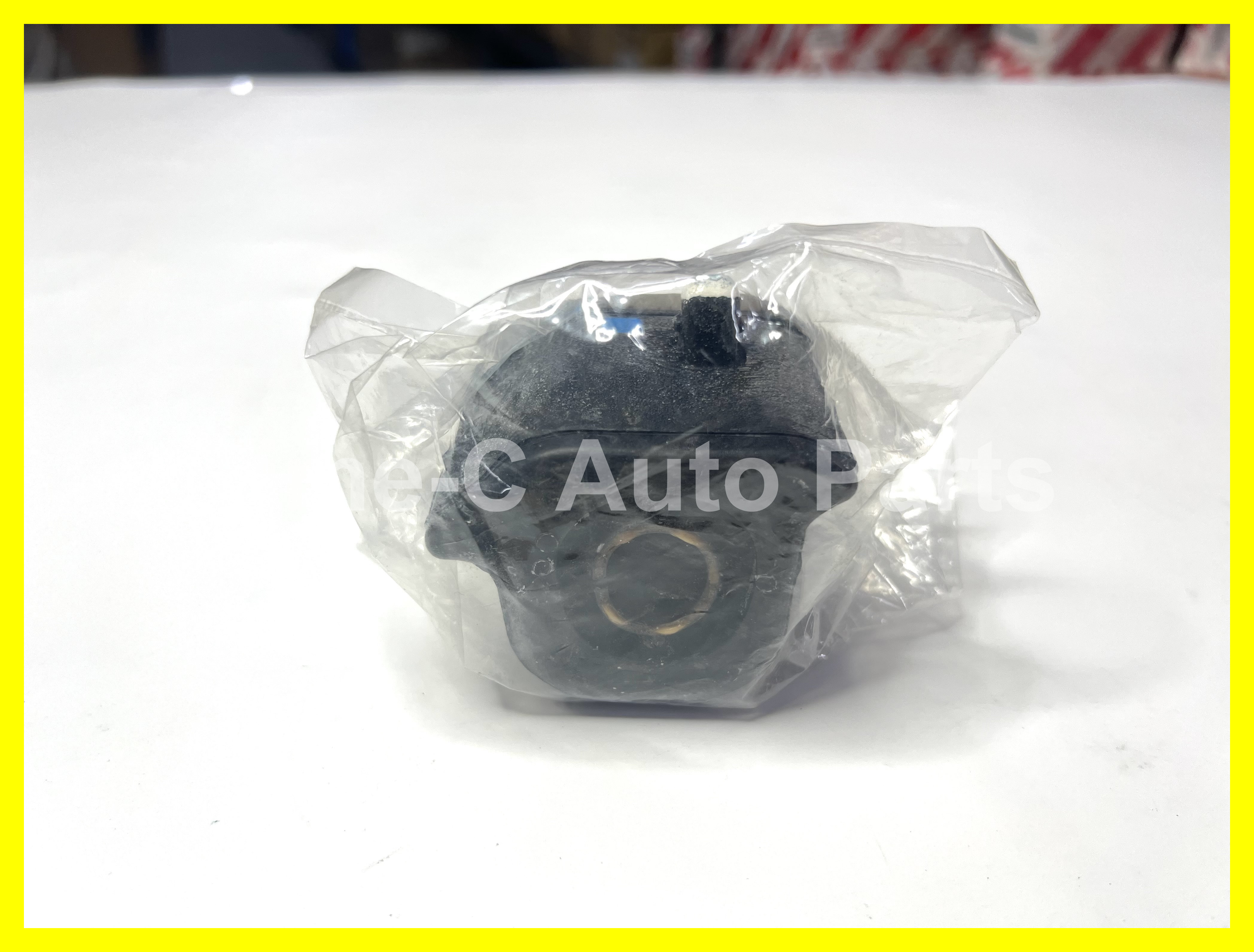 蝦蘇膠(左) 48815-42130 - Toyota Rav4