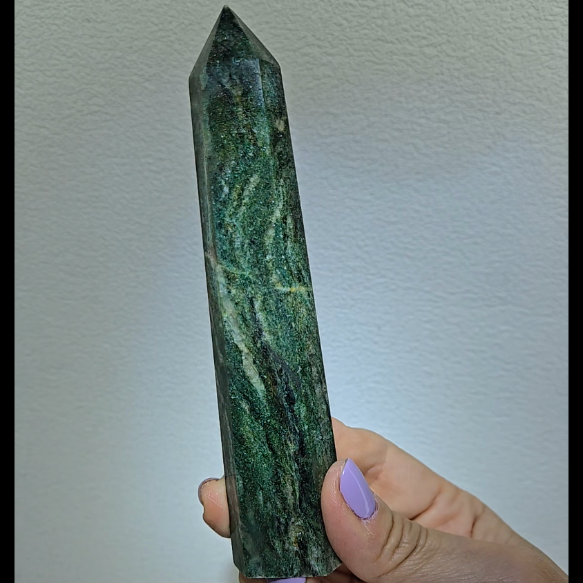 Green mica in fuchsite tower from Madagascar - MCA69