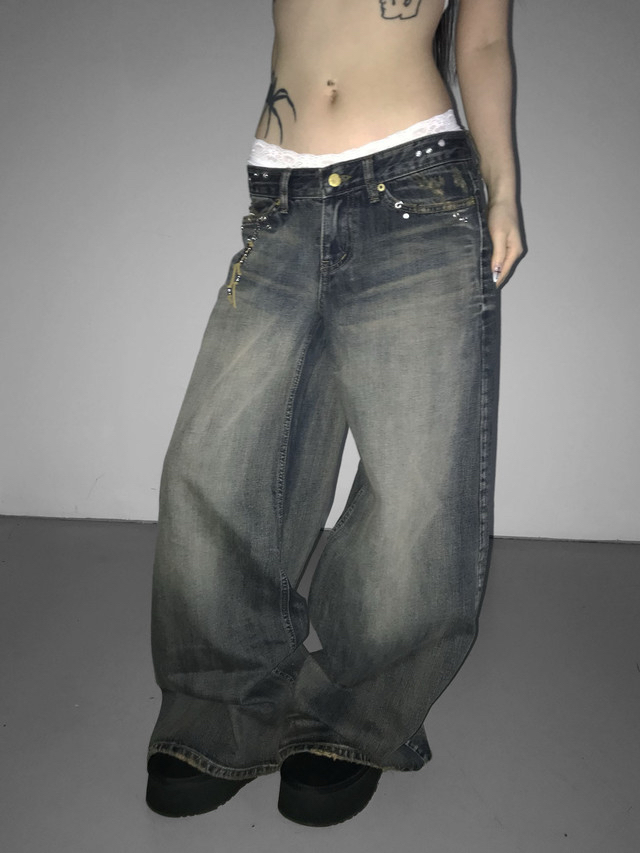 Pierced Low Rise Flare Denim Pants