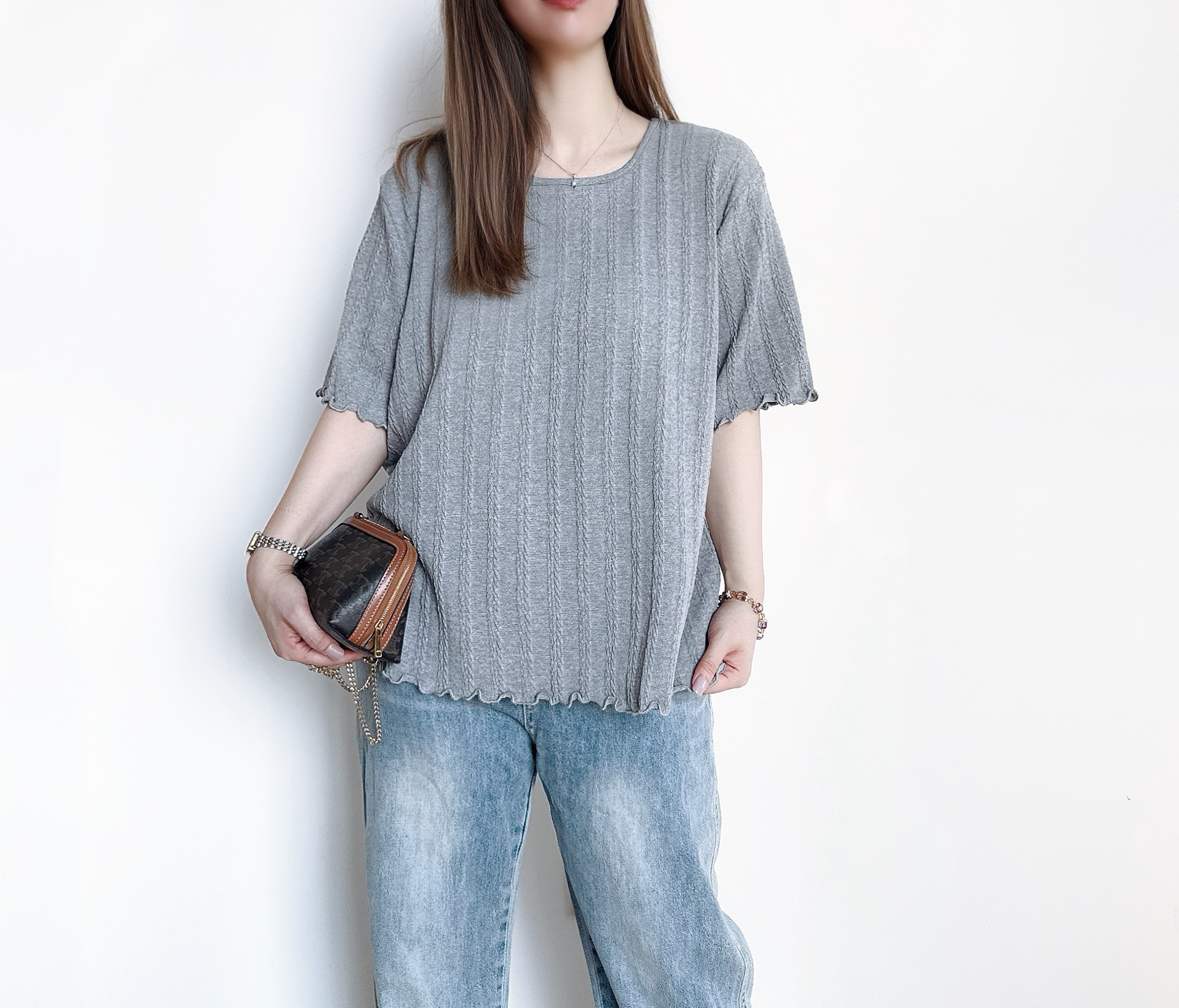 必備木耳邊扭紋針織Top 