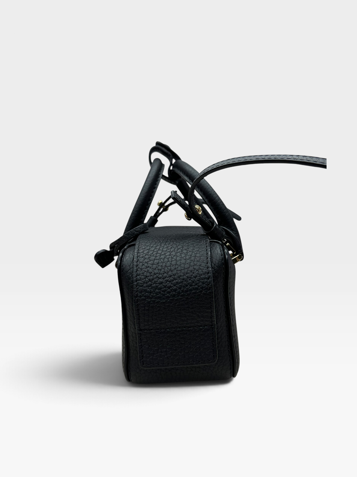 Pre-Owned DELVAUX Cool Box Nano / Product Code: 092409