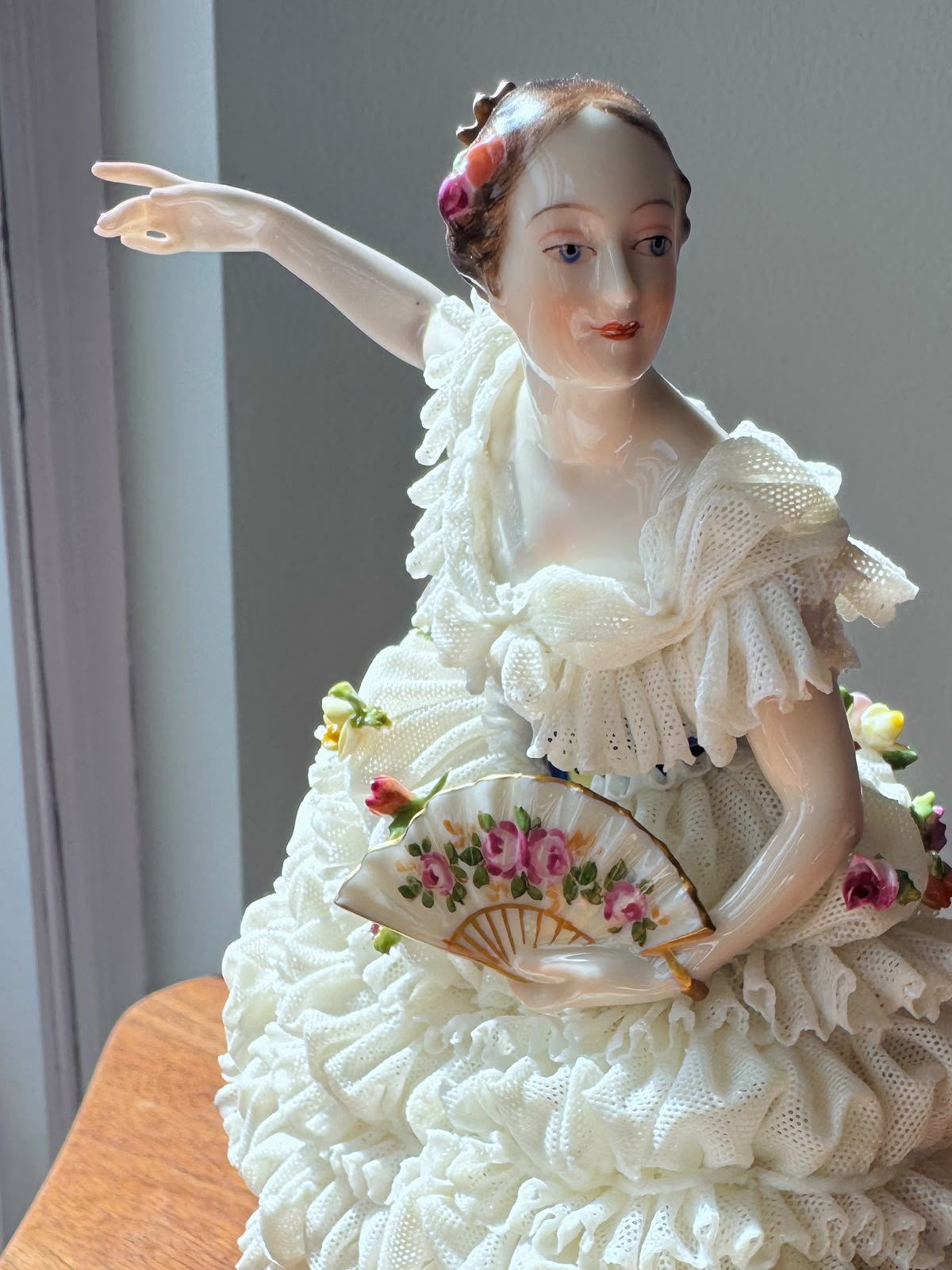 Antique Early 20th Century German Dresden-Style Hand-painted Porcelain Lace Lady Figurine (MT2615)