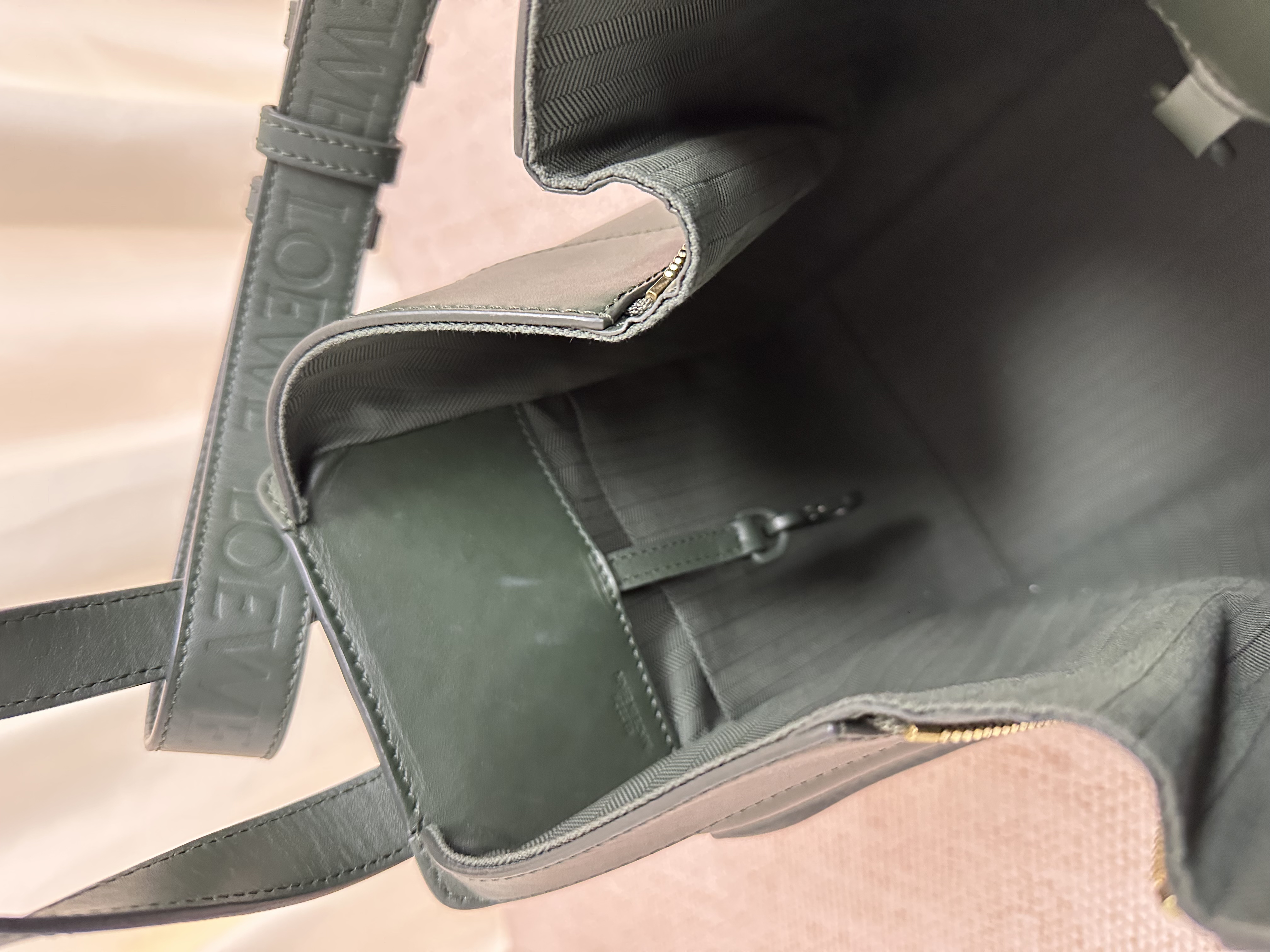 Pre-owned Loewe Hammock Bag/ Product Code: 26042112