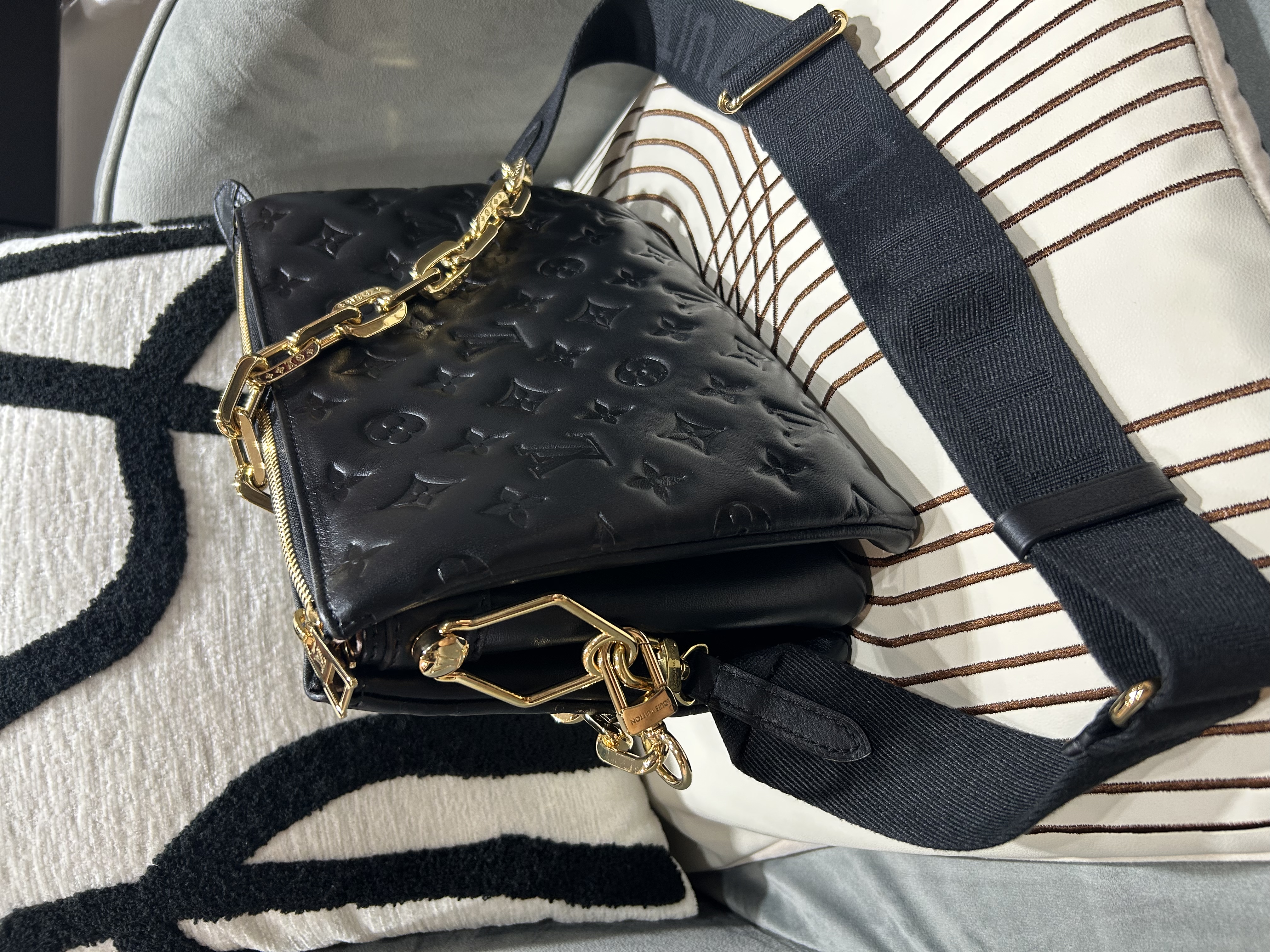 LV Coussin PM Shoulder Bag M21260 Monogram-embossed lambskin 100%Authentic, 98%New ✅NFC✅Dust bag