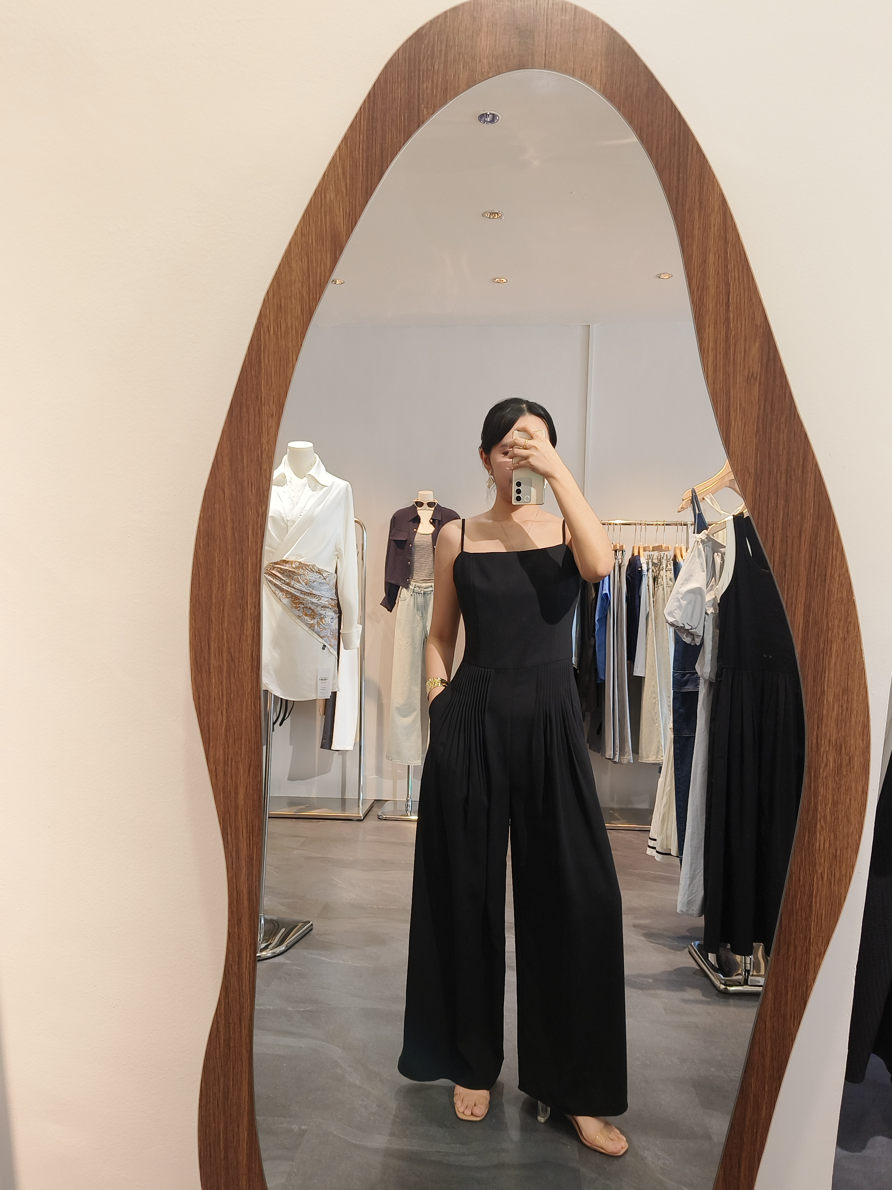 黑色吊带压褶连身裤 Strappy Pleated Jumpsuit