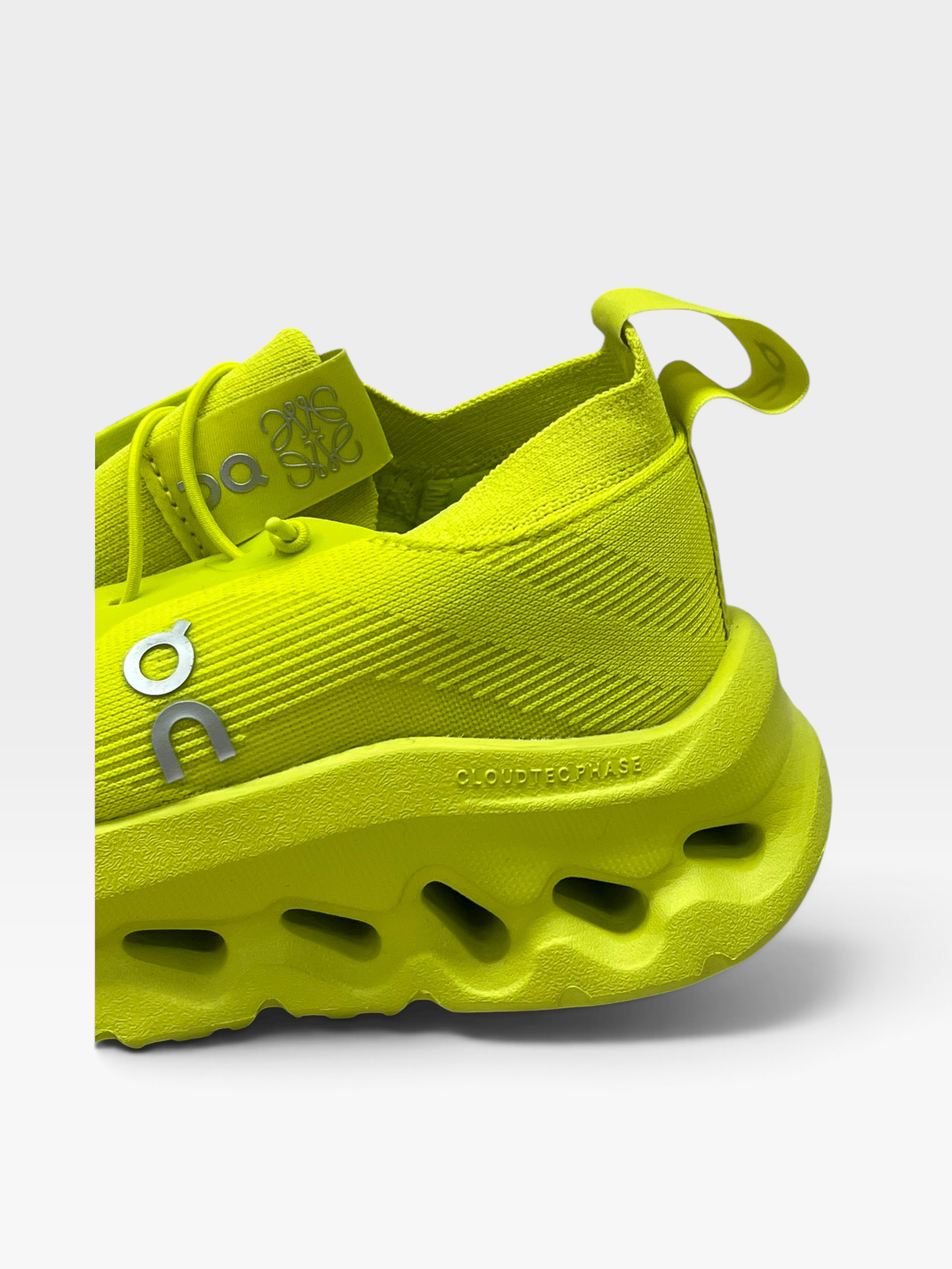 Pre-Owned LOEWE Sneakers / Product Code: 090405