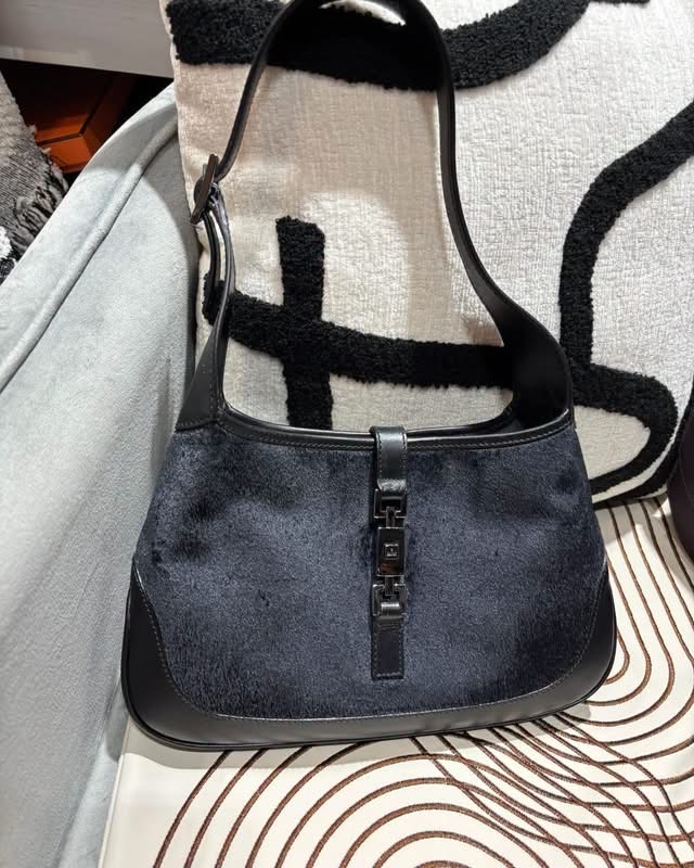 Gucci Jackie hobo small velvet   100%Authentic,95%new ✅dust bag 