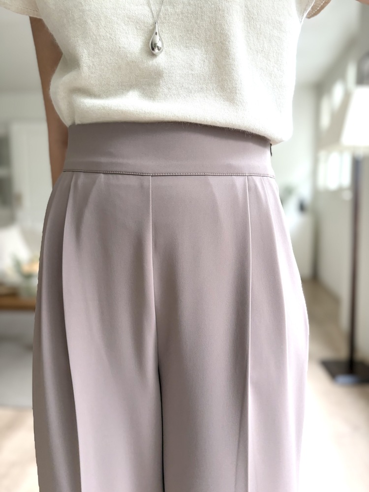 Charlyne Seamless-Front Slacks (Khaki Beige)