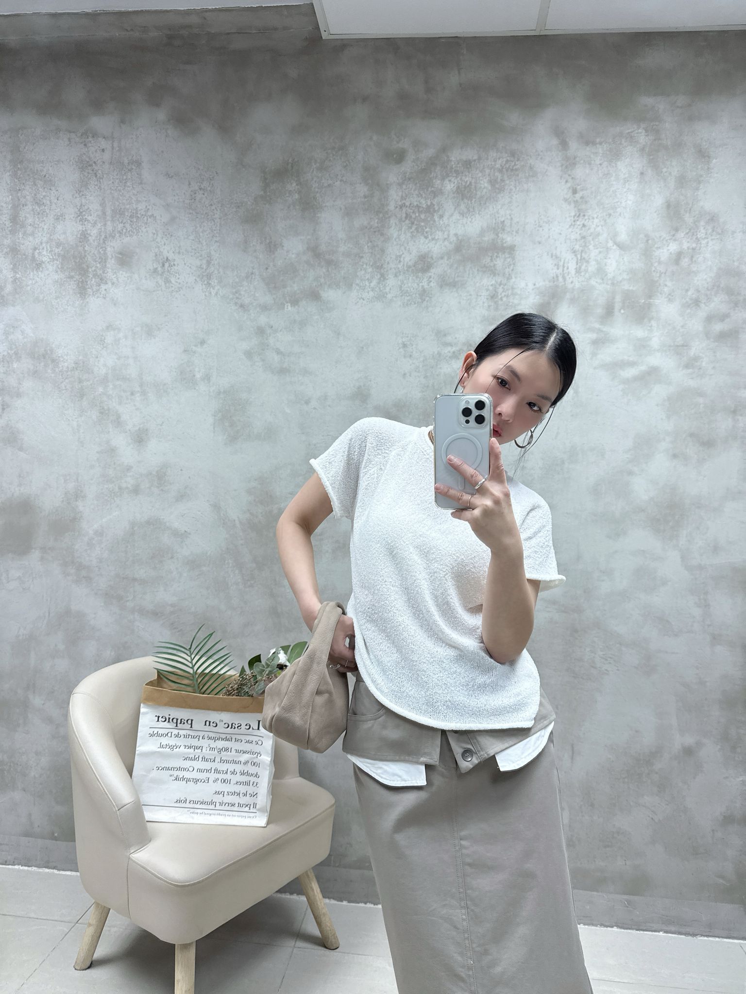 A09 捲邊凈色針織Top