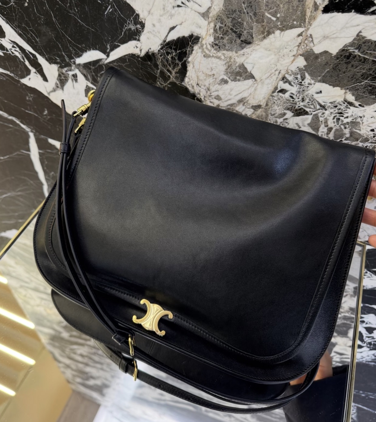 訂貨📮 Celine 新款 Soft Besace 羊皮郵差袋 Size 34x25x13cm