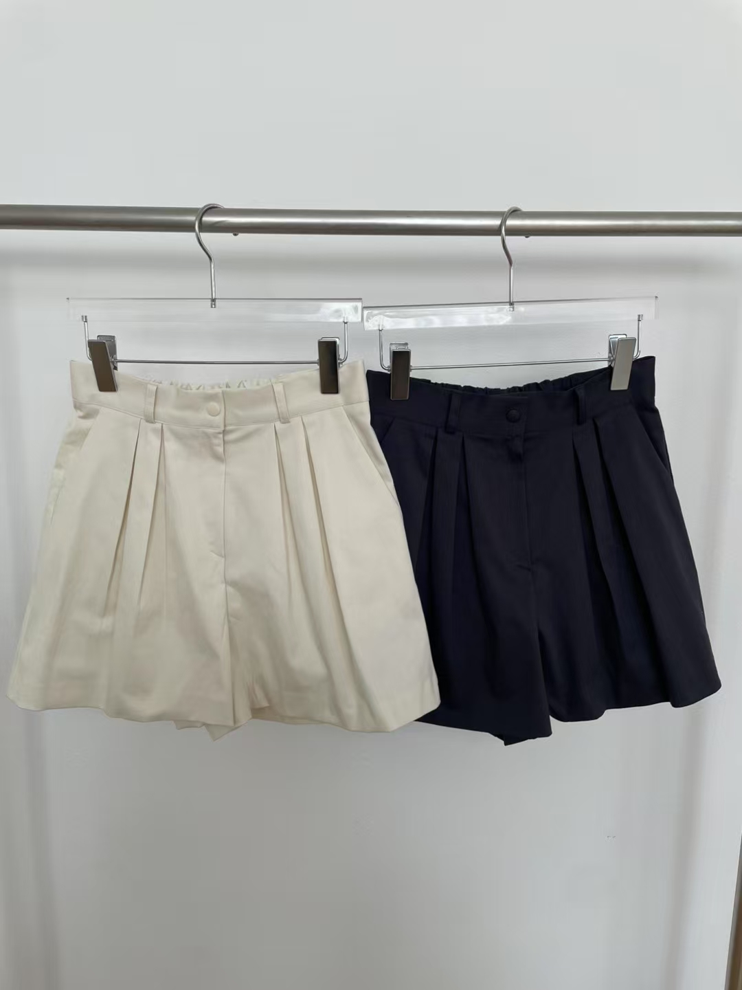 High-Waisted Pleated Tailored Shorts‖ 高腰立体褶裥西装短裤 KR0447332