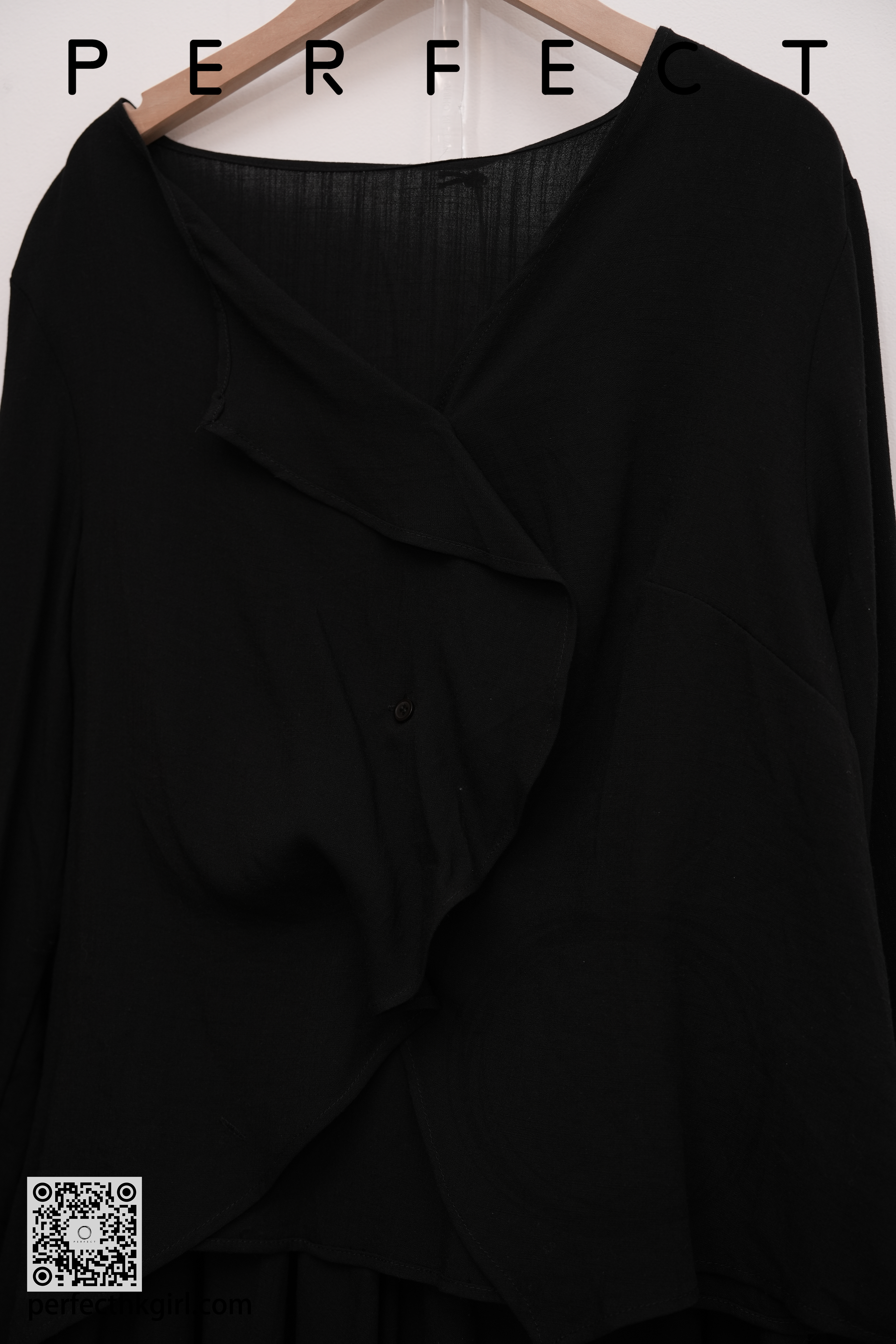 W0036_優雅V領RUFFLE上衣配套A字裙套裝（顯瘦黑色）