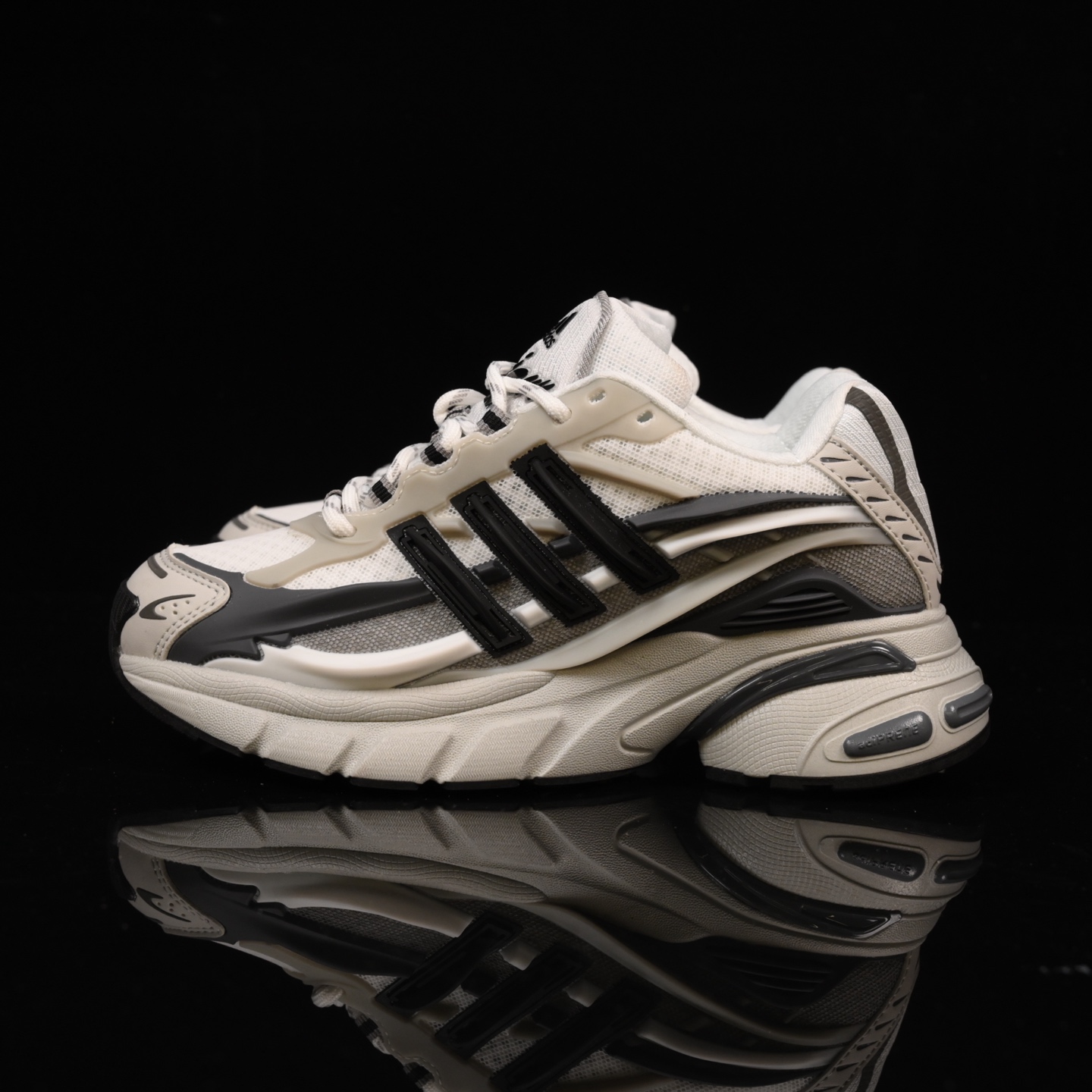 Pharrell Williams x Adidas Adistar Jellyfish 