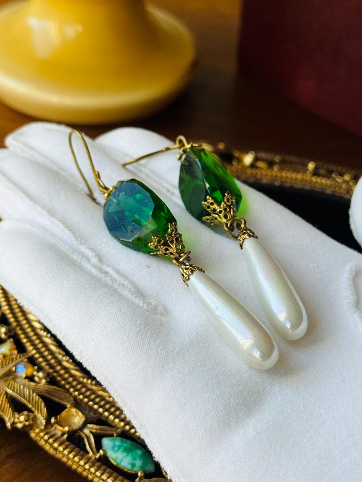 Vintage Recomposed New Old Stock Czech Green Glass Hook Earrings((NZ130)