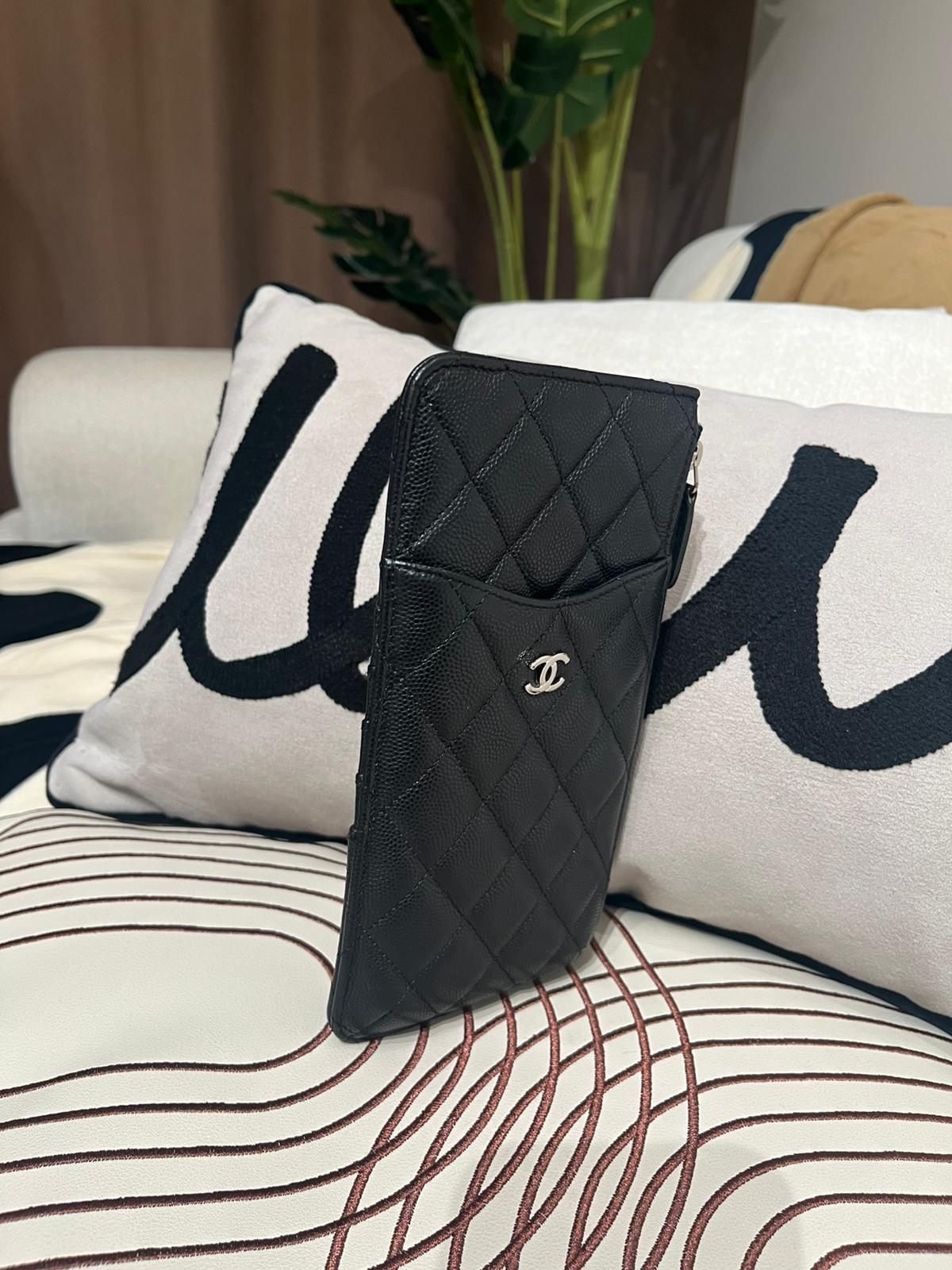 Chanel phone zip wallet 黑色荔枝牛皮銀扣 100%Authentic ,92%new  ✅ 26貼 ✅dust bag 