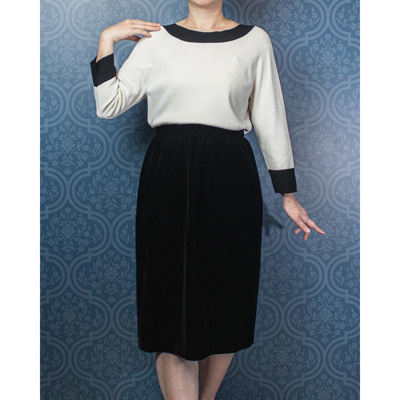 C.a. 1990s Classic Black and White Knitted Top - Size M/L