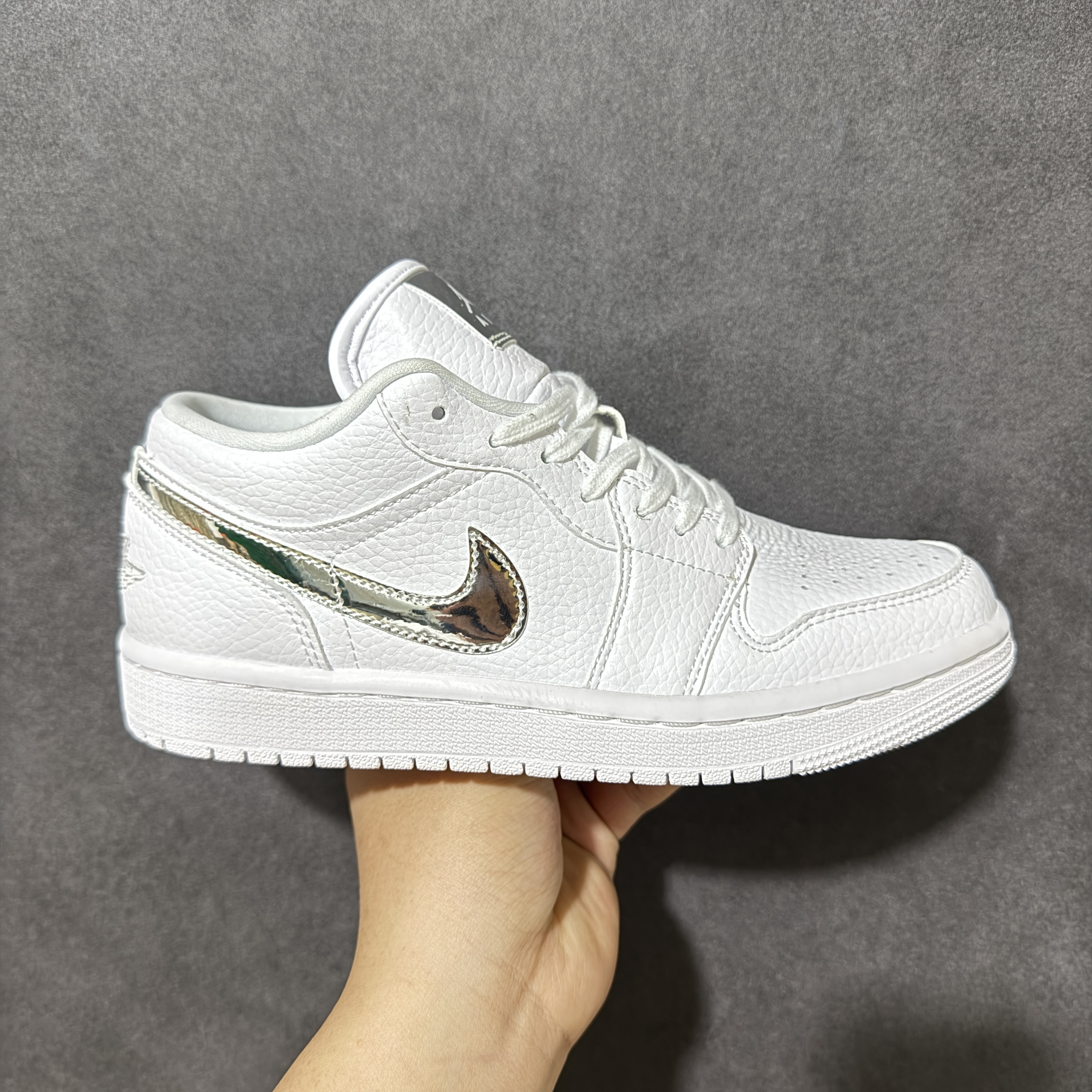 Air Jordan 1 Low SE IQ9381-100 