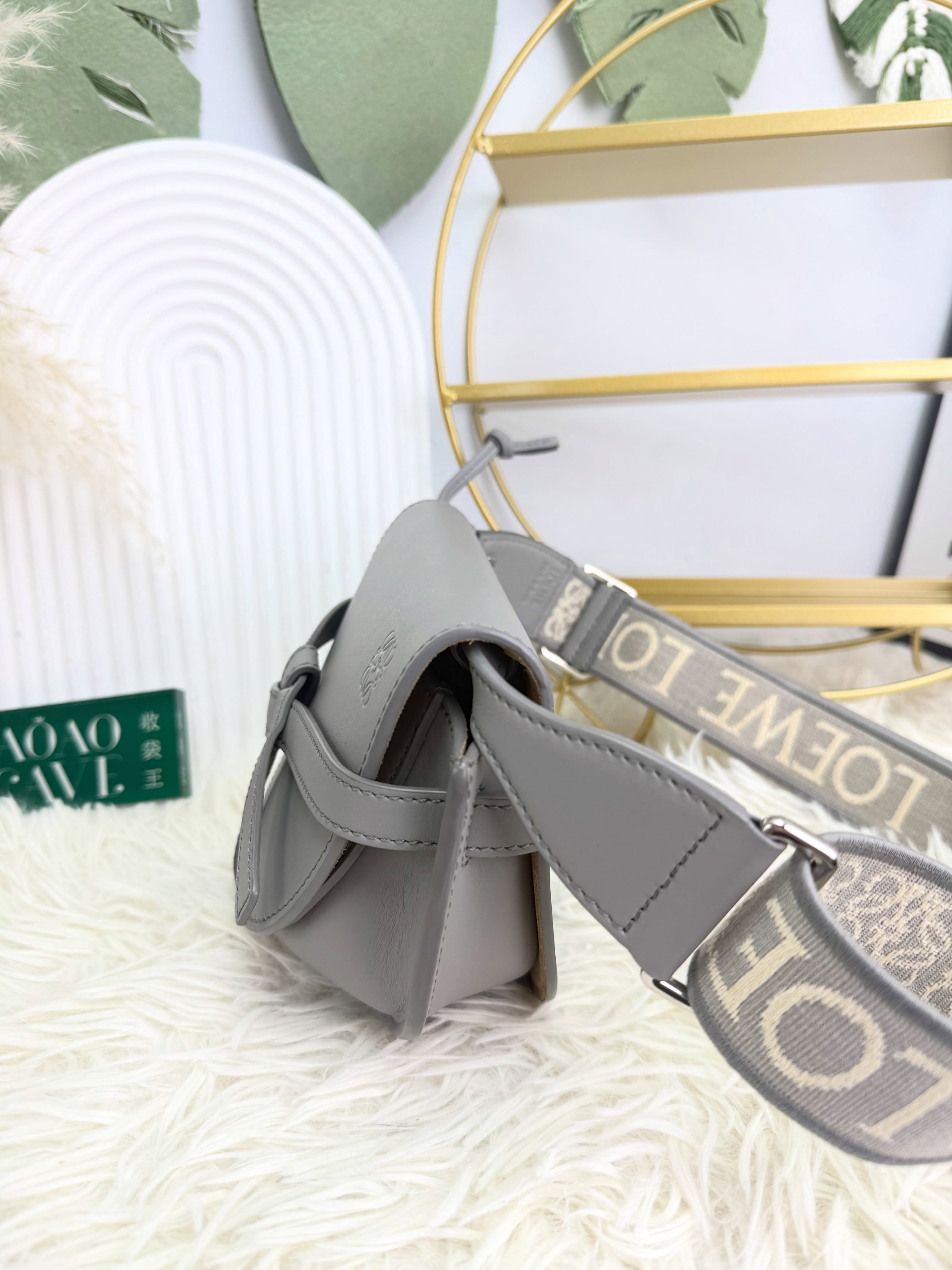 Loewe👜 PRE OWNED 🛍️mini gate 🩶