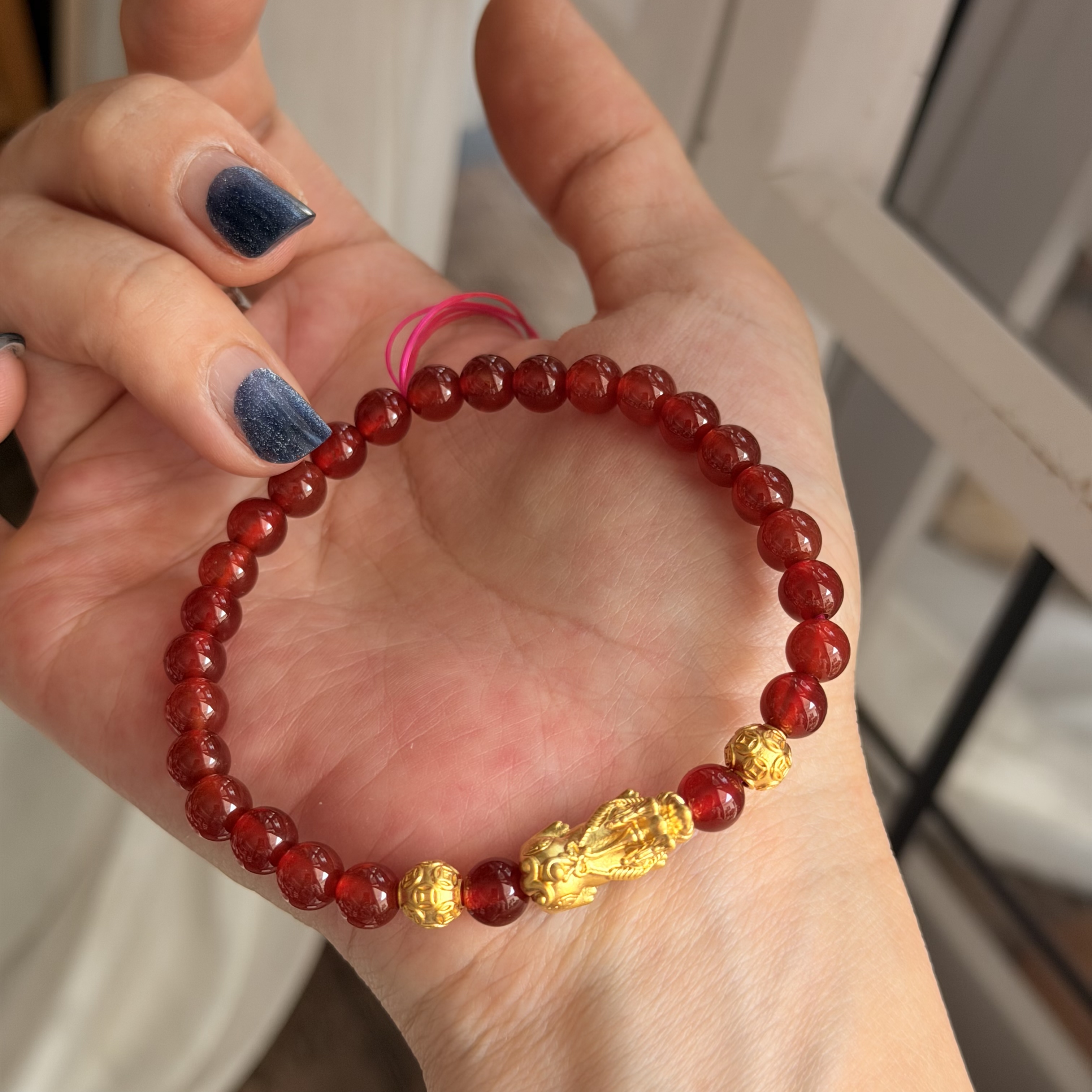 999硬金貔貅+6mm硬金金珠襯6mm紅瑪瑙手串