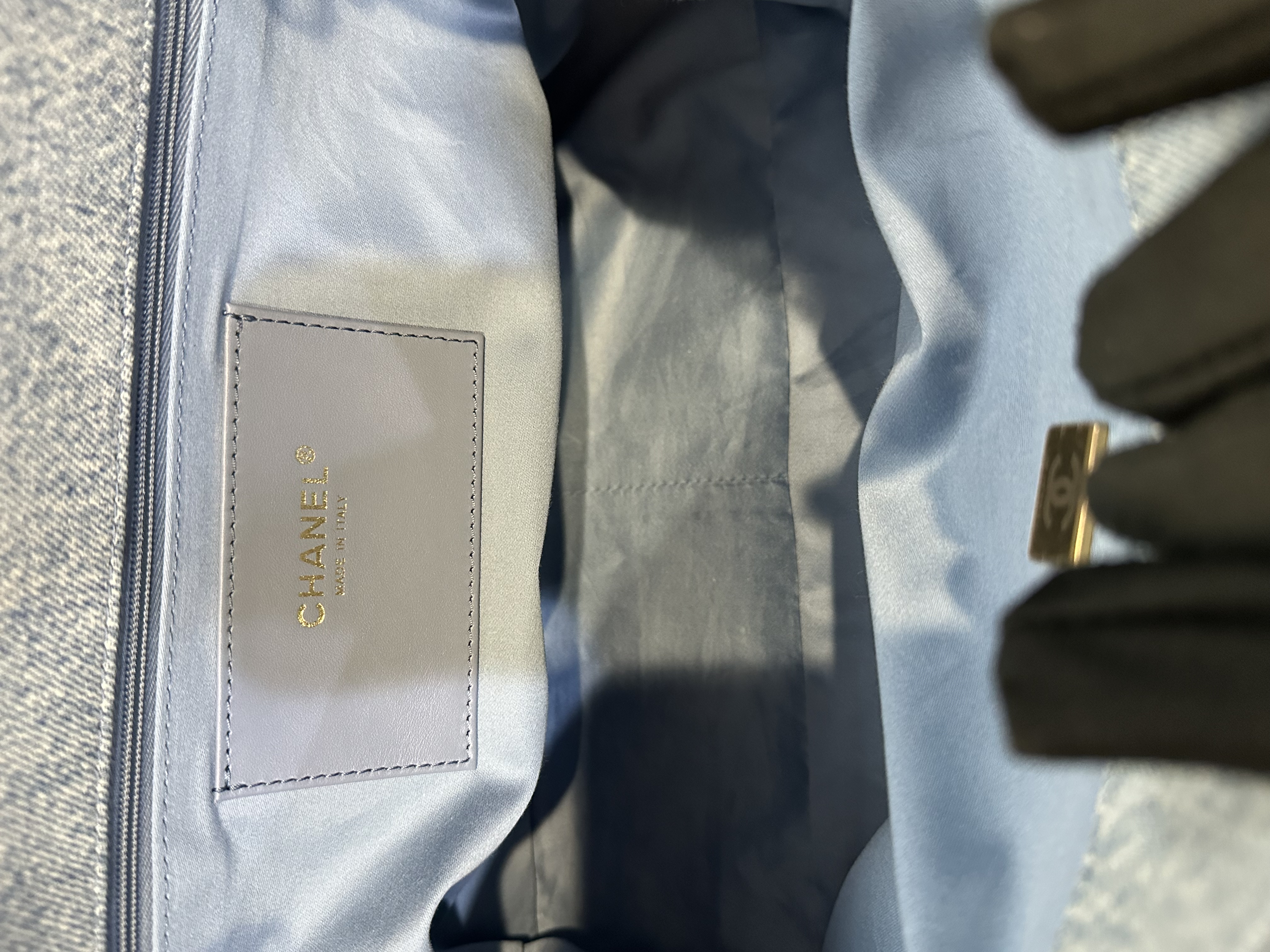 Pre-Owned  Chanel Light Blue Denim Hobo Bag / Product Code: 26040519