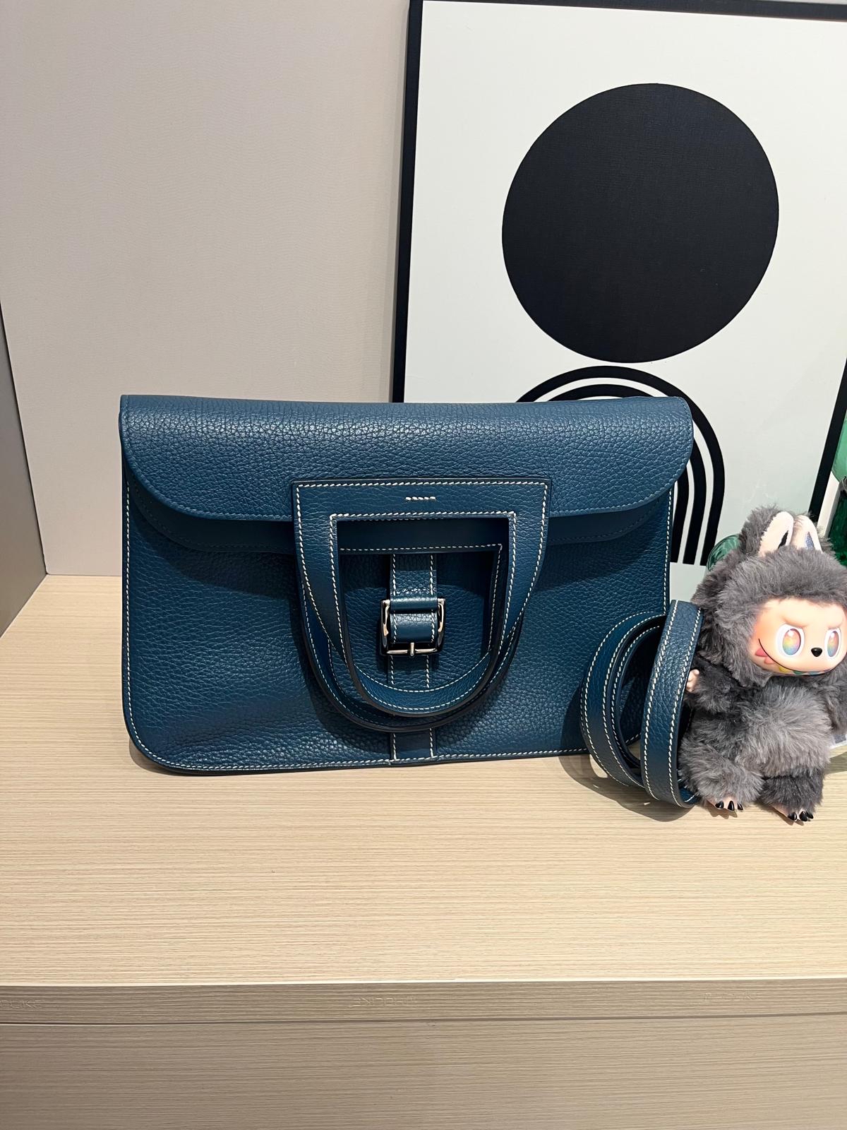 Hermes Halzan 31 Stamp A 100%Authentic, 95%New ✅Dust bag