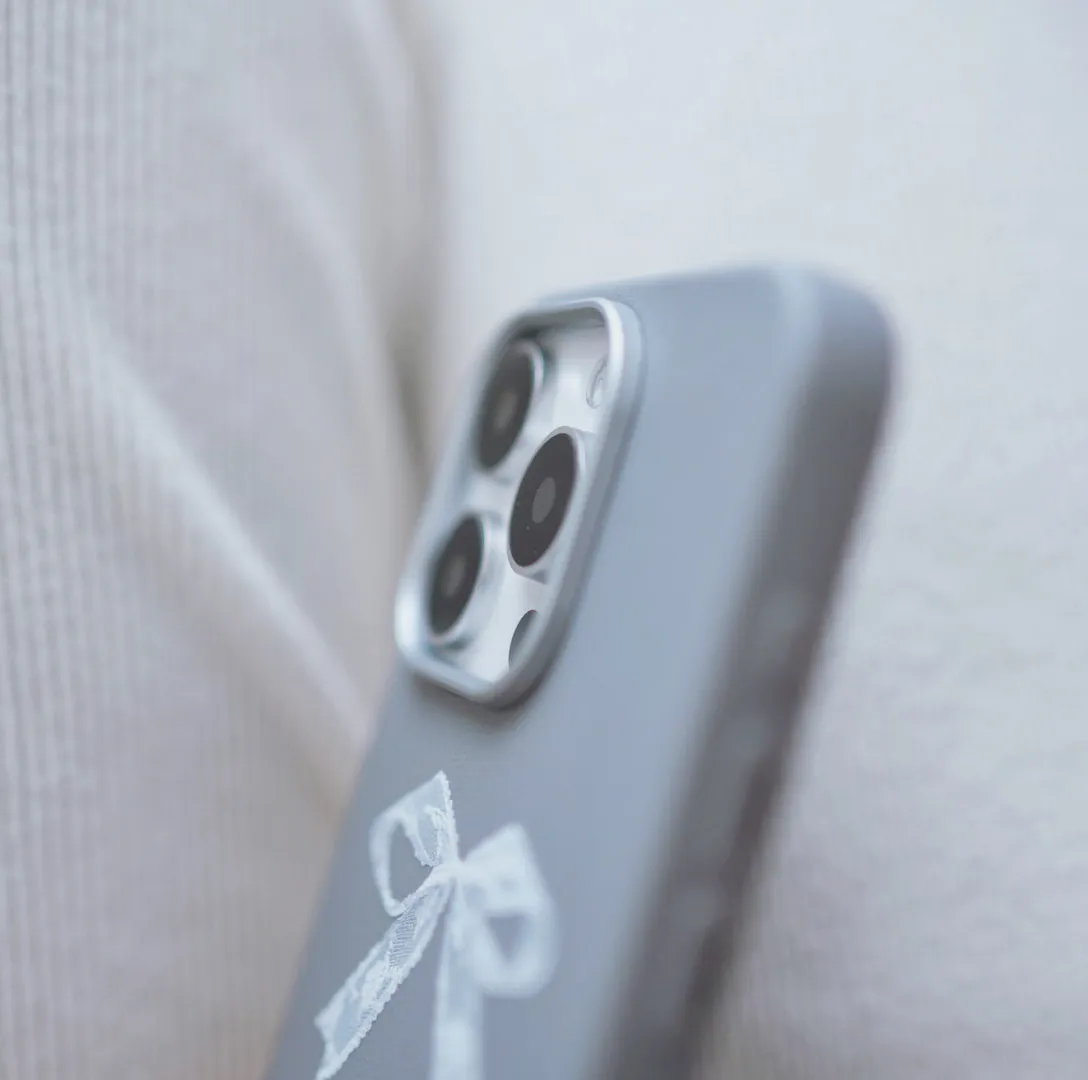 【雙白蕾絲蝴蝶結XPU皮革*灰*】iPhone Case