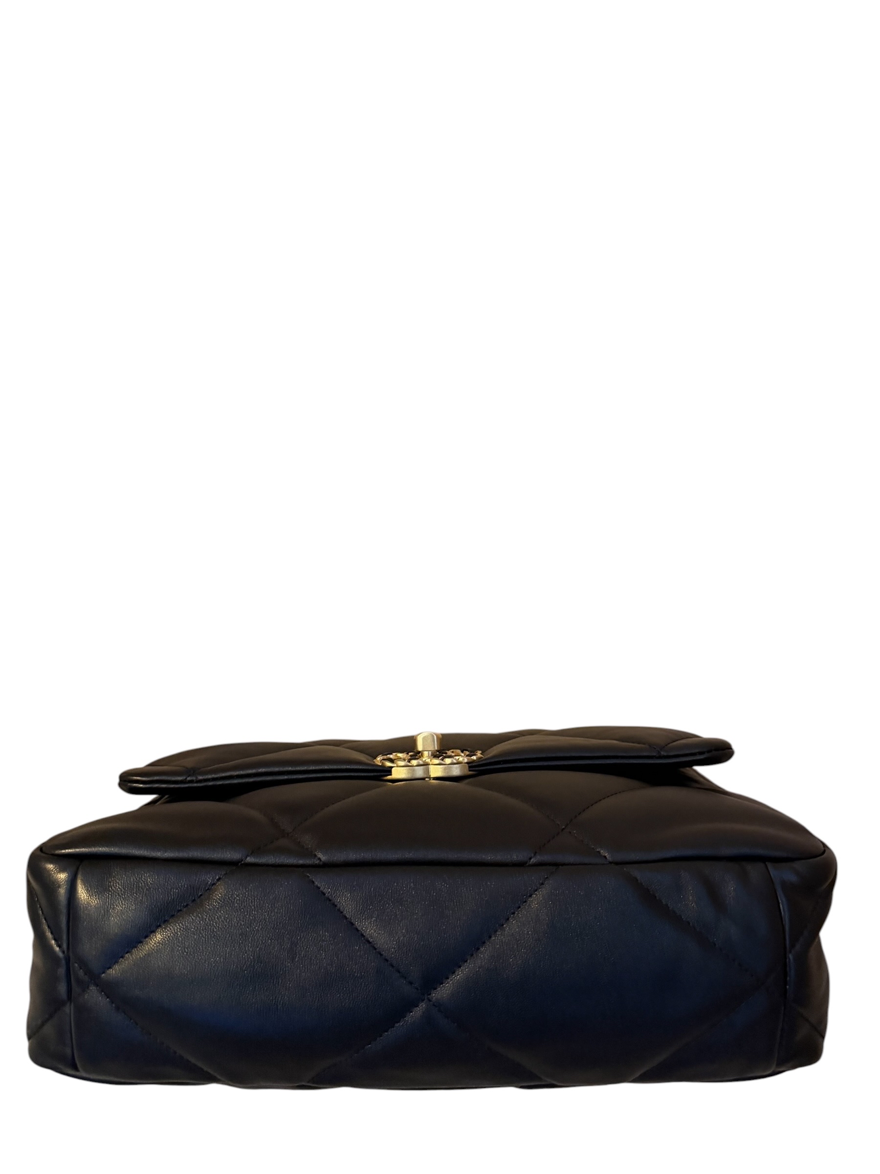 Pre-Owned CHANEL C19 / Product Code : W51701