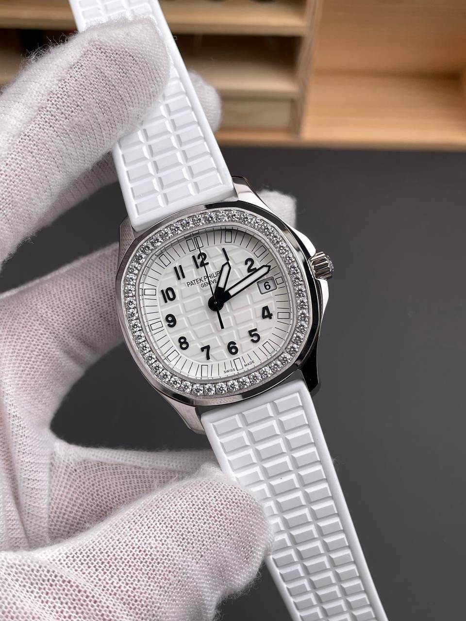 🌐百达翡丽 女手雷5067 白盘钻圈/35.6mm/石英款🌐