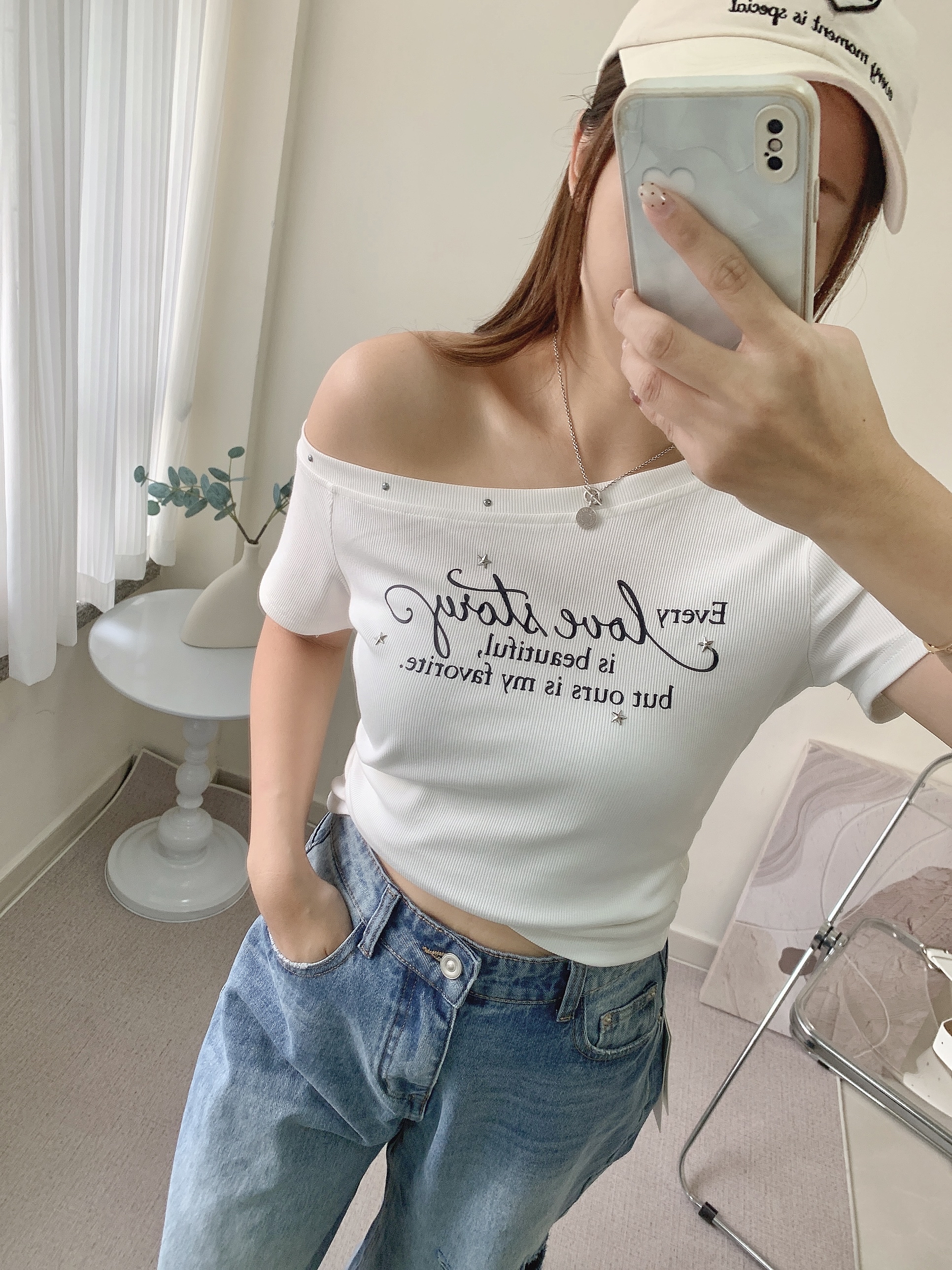 斜肩釘釘字母Tee(兩色）