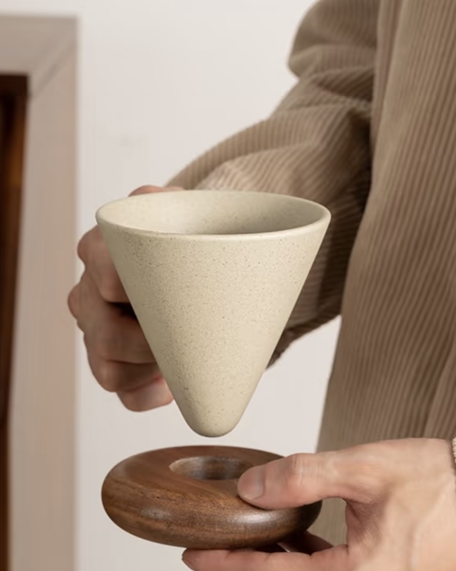 復古芝麻釉・甜筒實木咖啡杯碟組