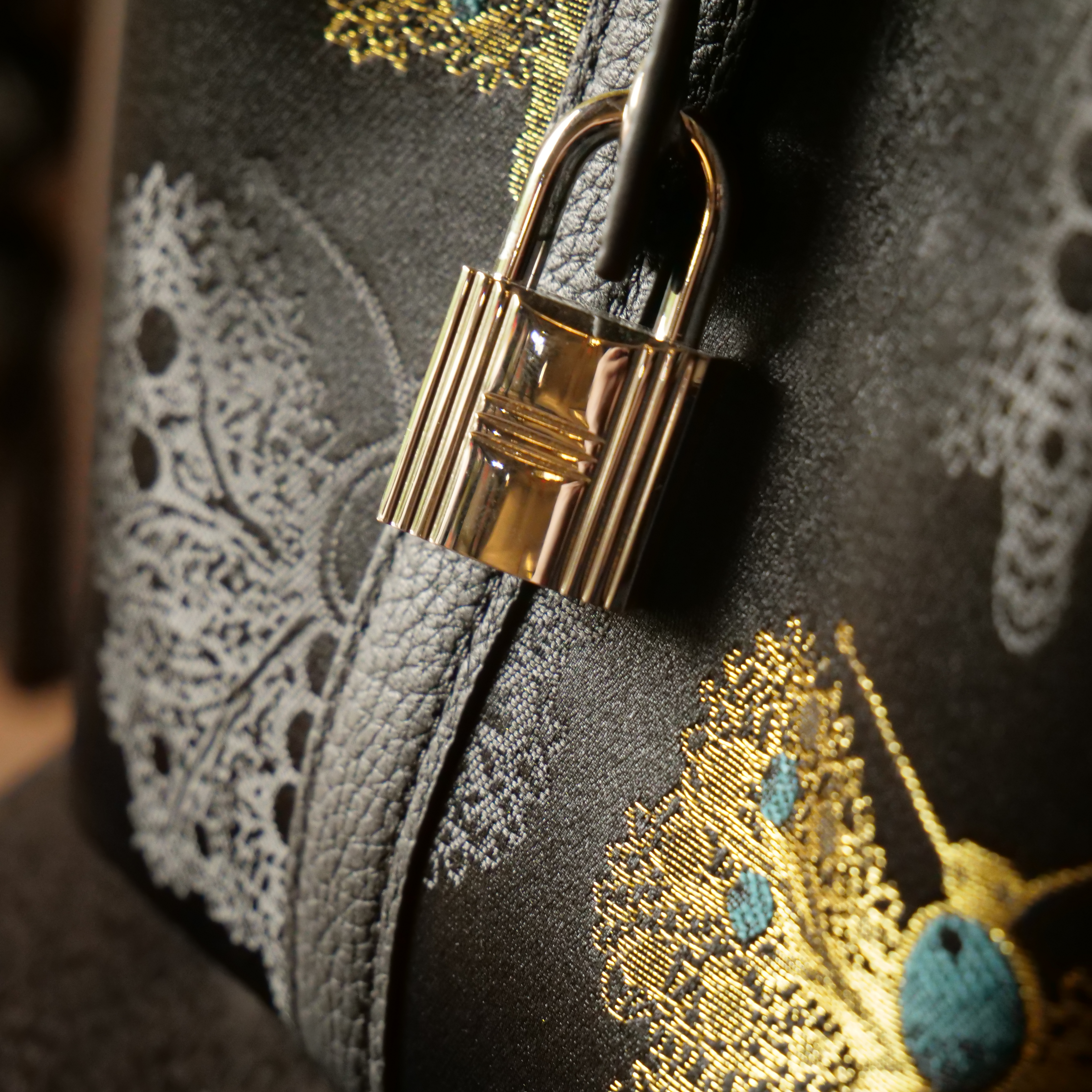 宋錦∞黑金蝴蝶牛皮水桶袋