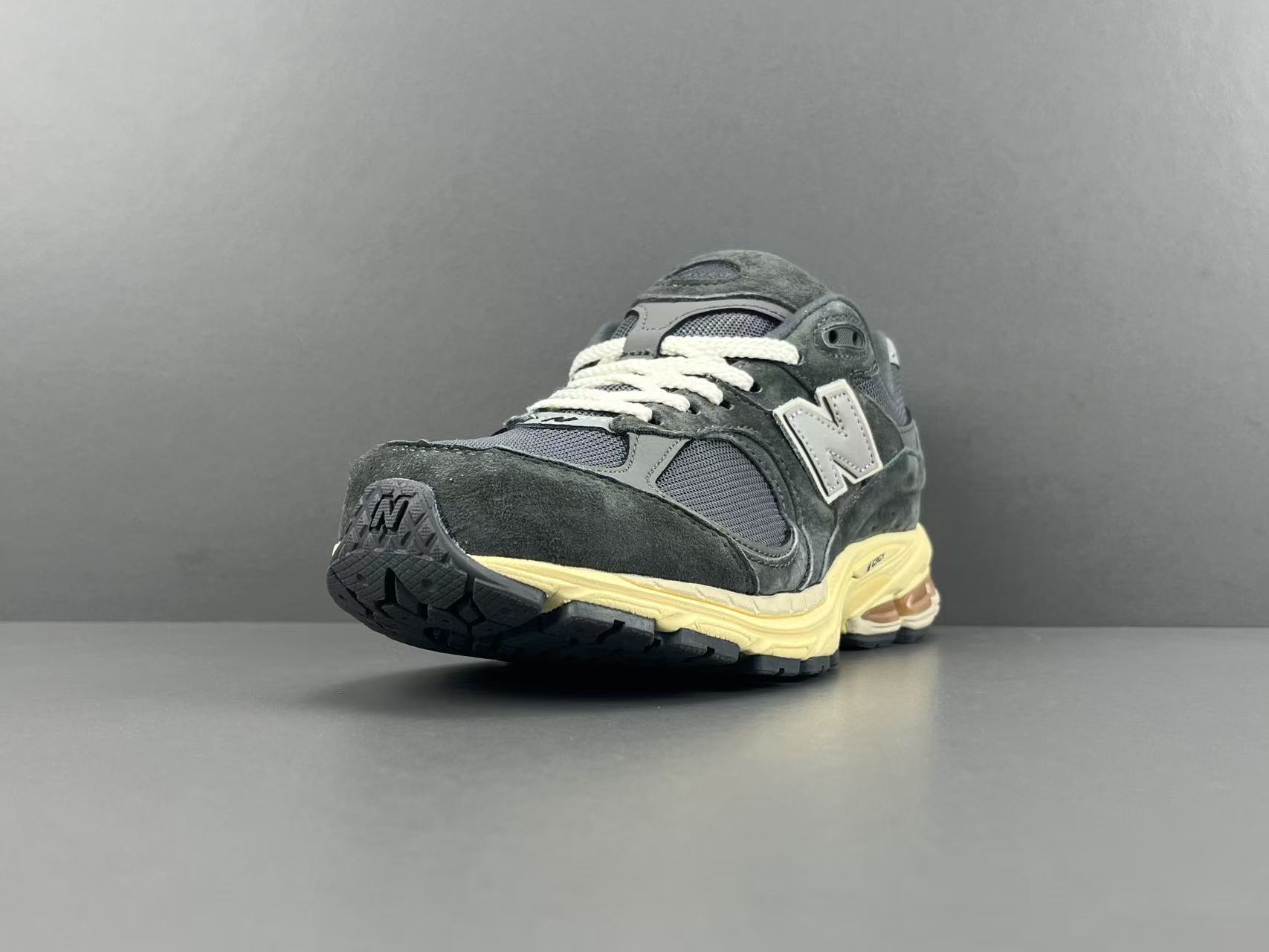 New Balance 2002R ML2002RHQ