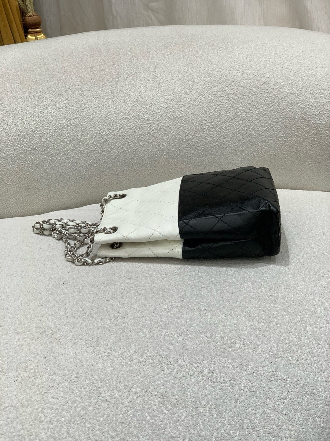 【預訂貨品】Chanel黑白熊貓配色水桶包