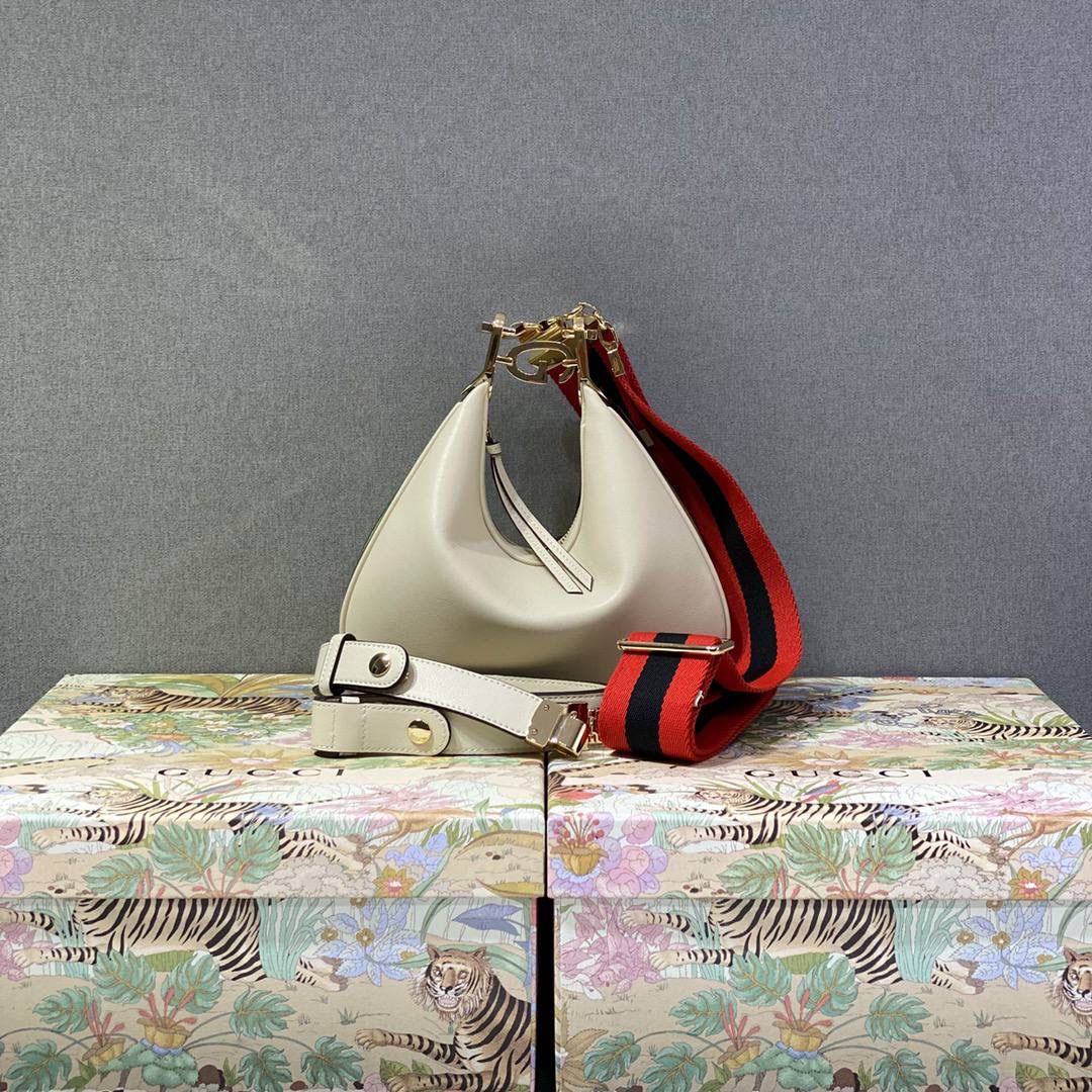 ▪大货实拍 𝗚𝘂𝗰𝗰𝗶 𝗔𝘁𝘁𝗮𝗰𝗵𝗲新品系列 型号：699409 尺寸：23*22*5cm