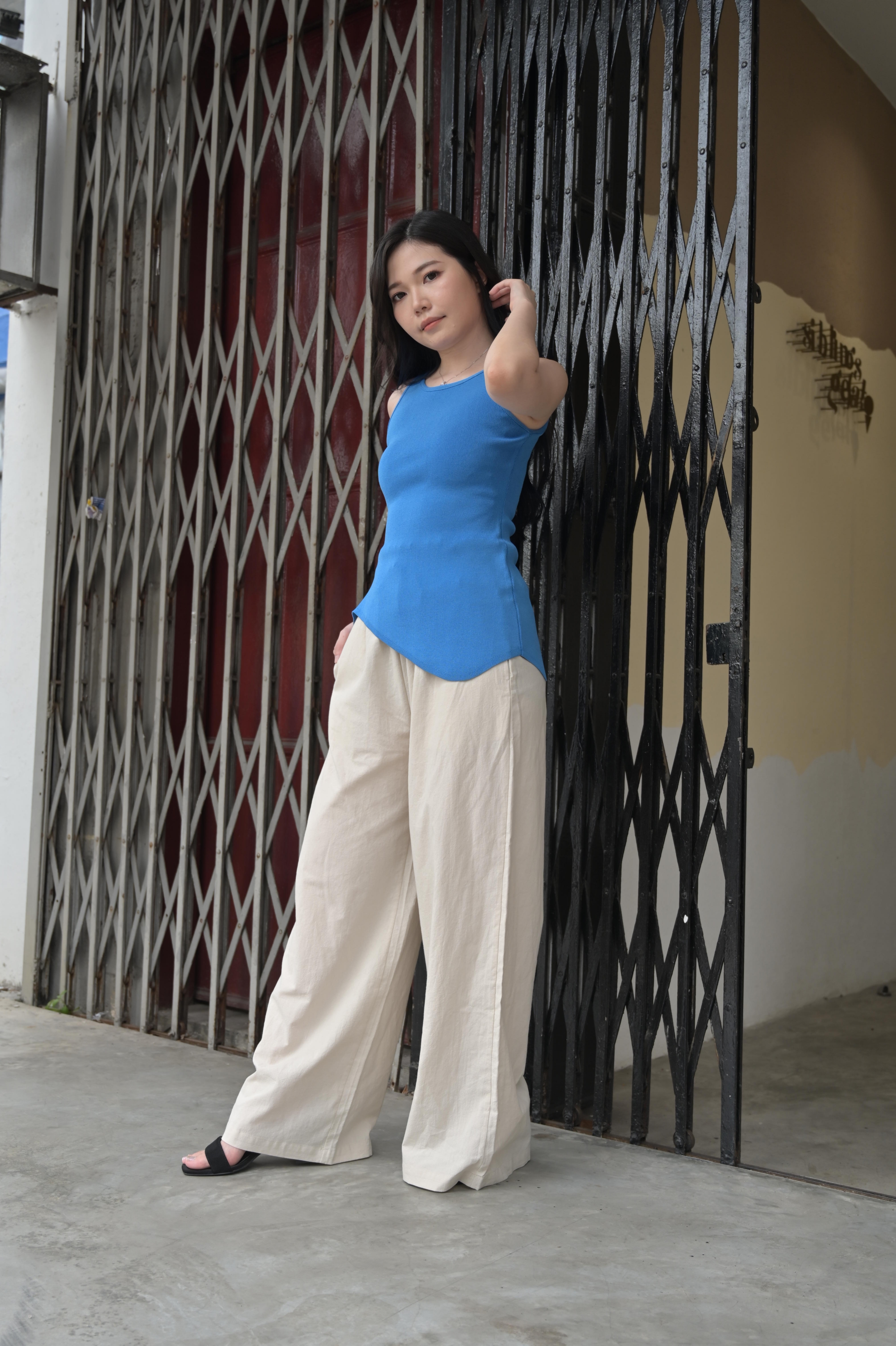 Asymmetric Hem Stretch Knit Tank Top ‖ 不对称下摆弹力针织背心上衣 KR013752