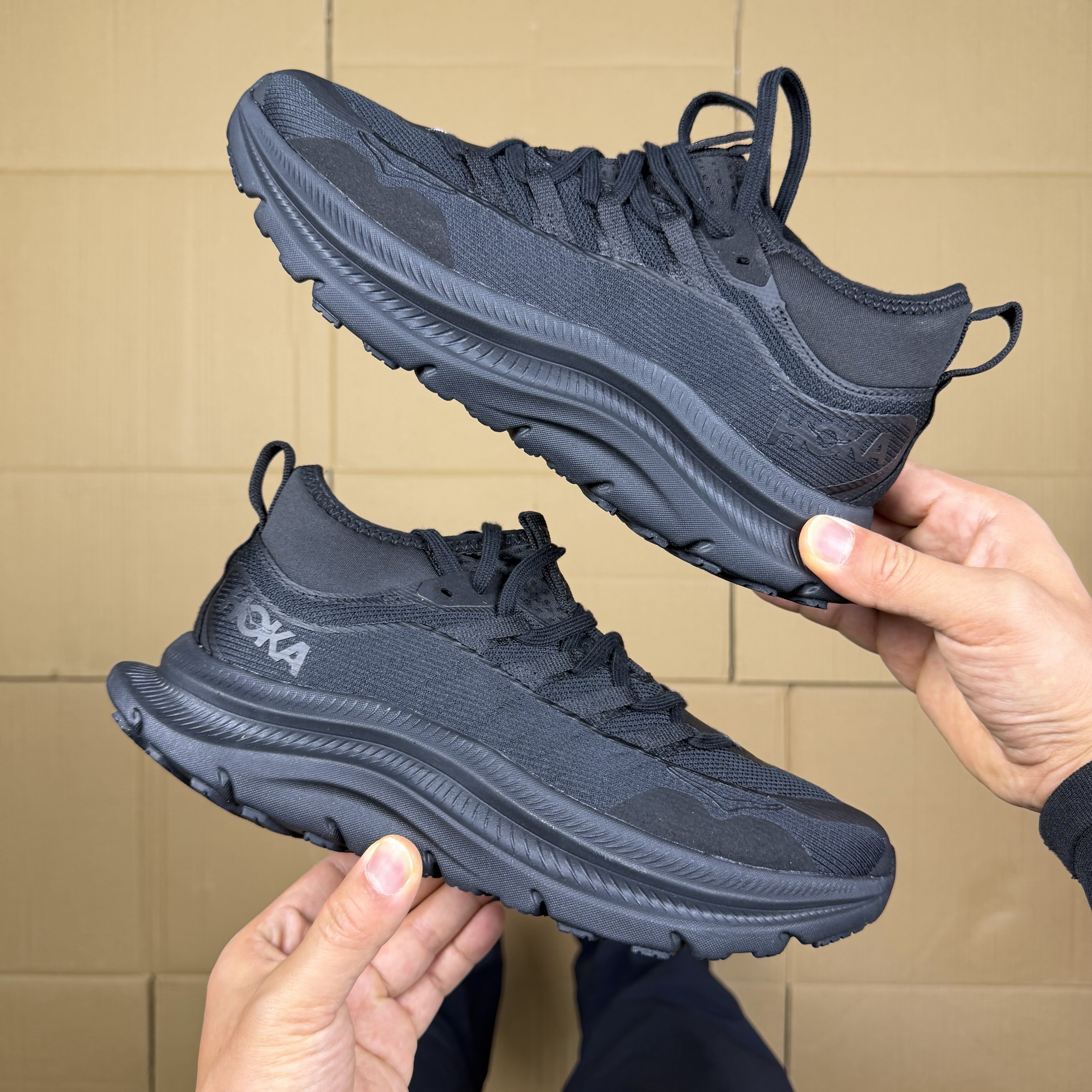 Hoka One One Kawana Mid